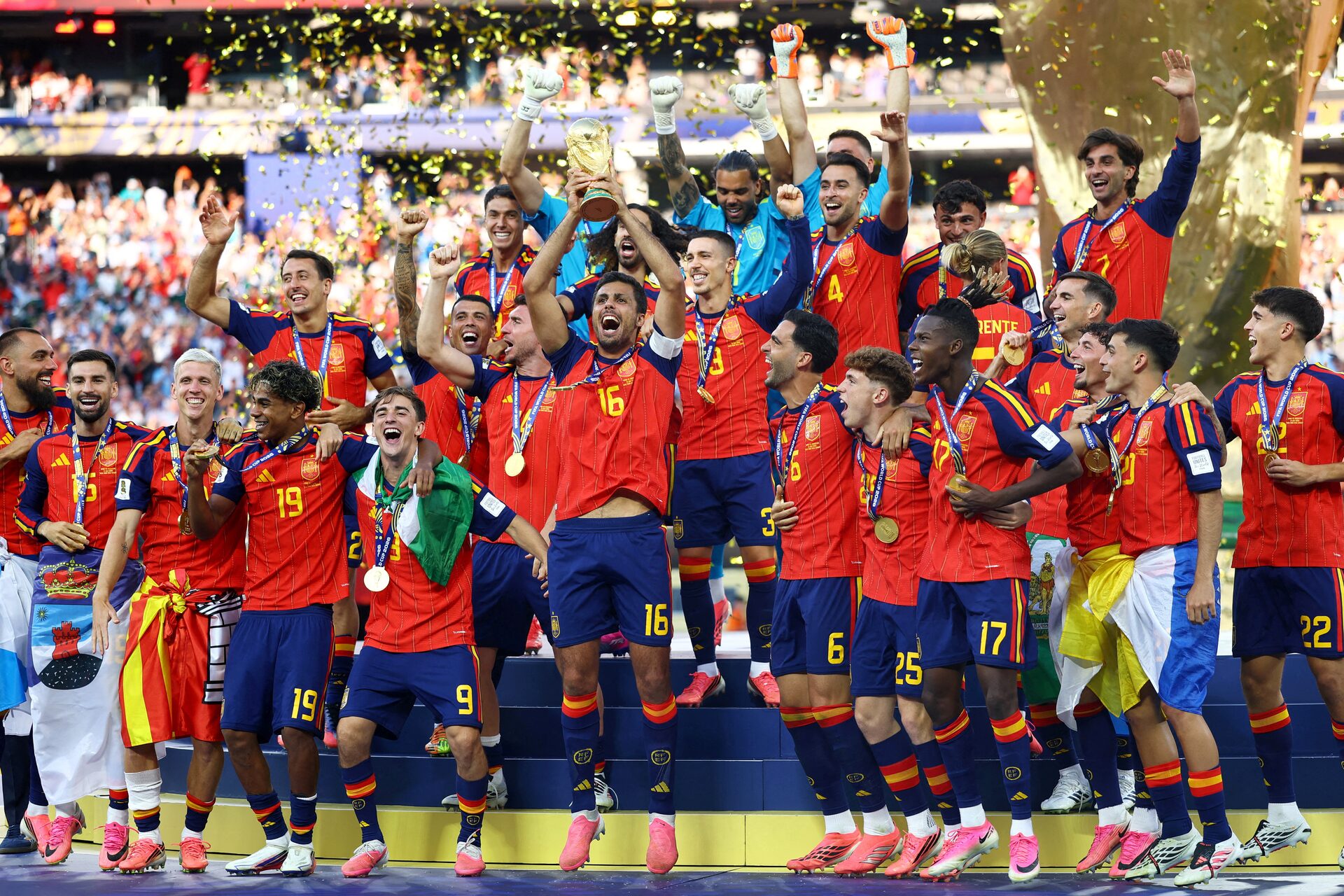 Chân dung 26 người hùng Tây Ban Nha vô địch World Cup 2026 Chân dung 26 người hùng Tây Ban Nha vô địch World Cup 2026 - Ảnh 1.