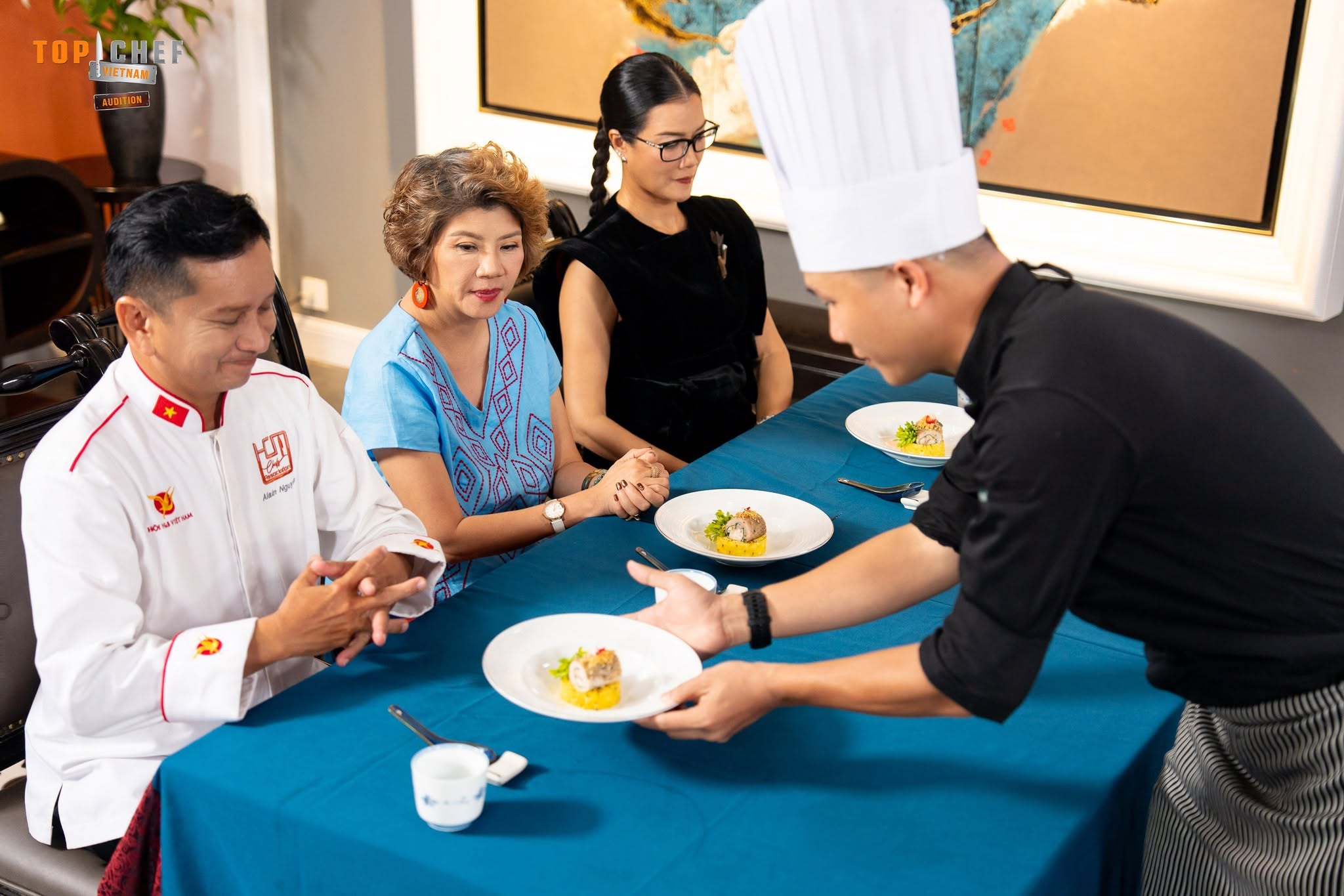 Cách tân món canh chua mẹ nấu đi dự thi Top Chef, rất lạ! - Ảnh 2.