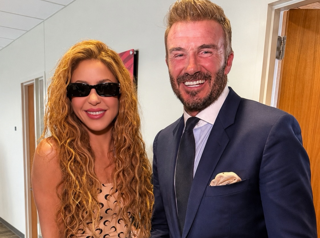 Shakira khoe ảnh hậu trường World Cup với David Beckham, BTS - Ảnh 1.
