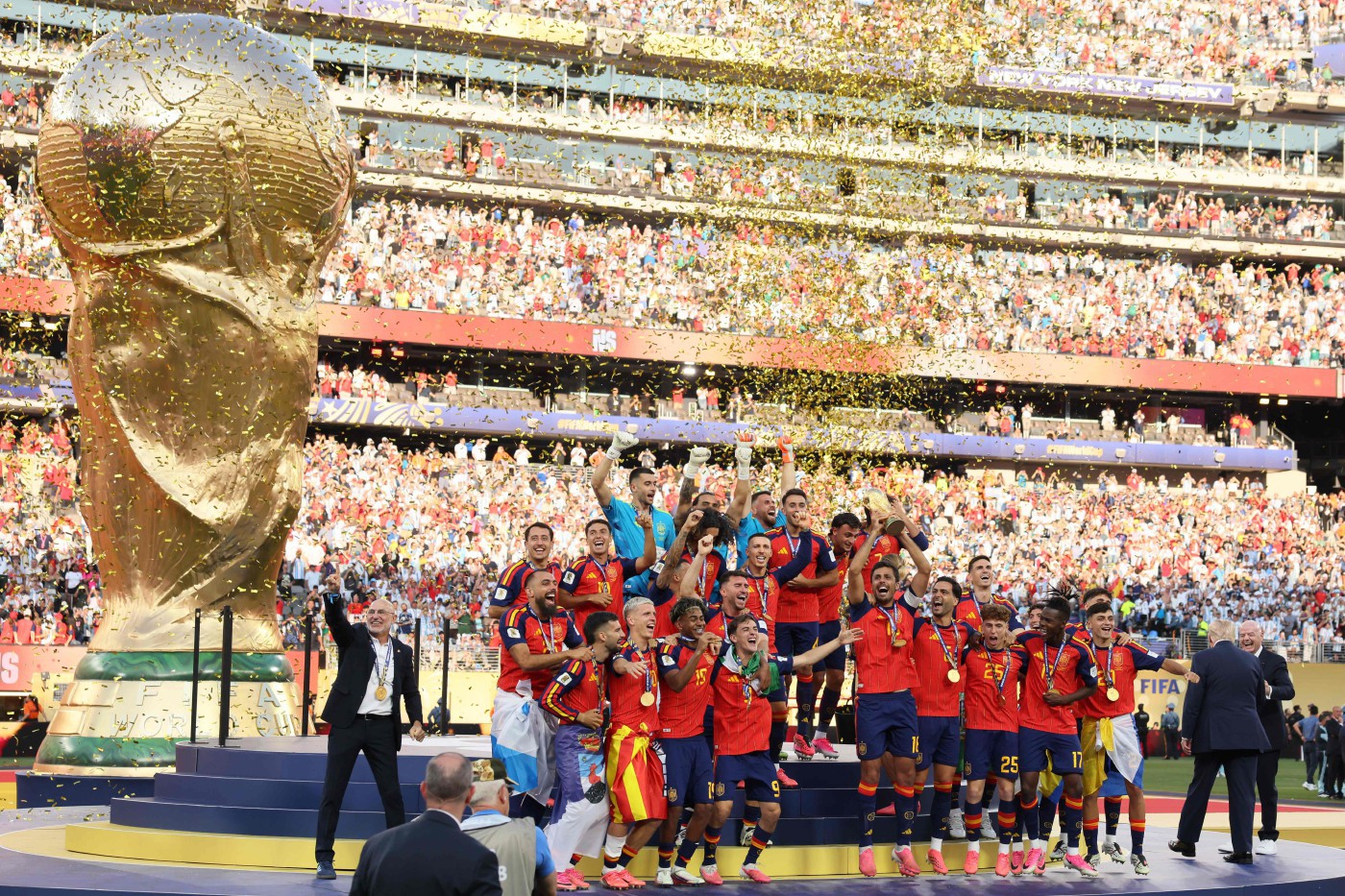 Tây Ban Nha, Argentina nhận được bao nhiêu tiền thưởng ở World Cup? - Ảnh 1.