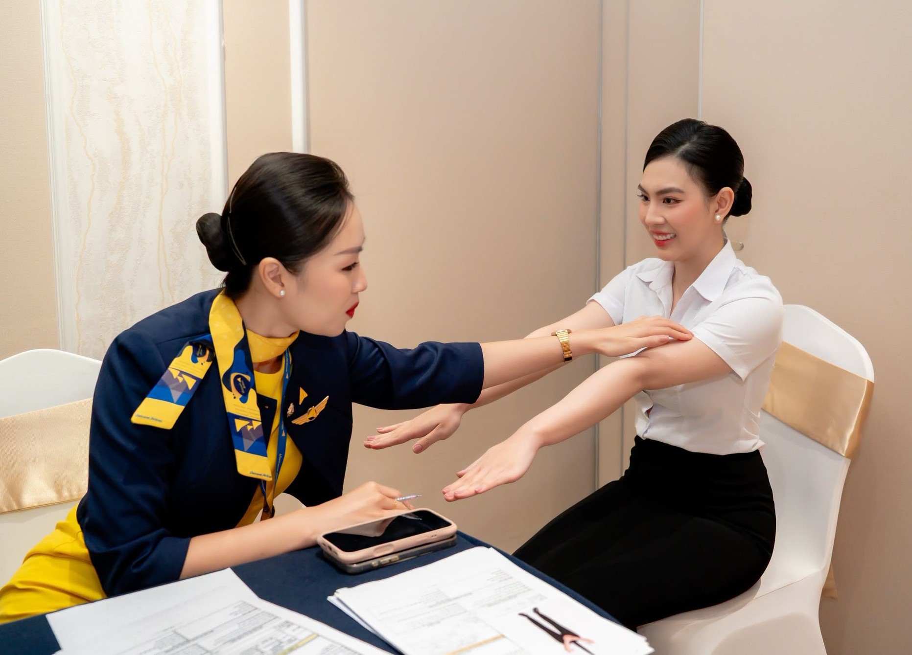Tiếp viên hàng không Việt được các hãng quốc tế săn đón trong năm 2026 - Ảnh 1.