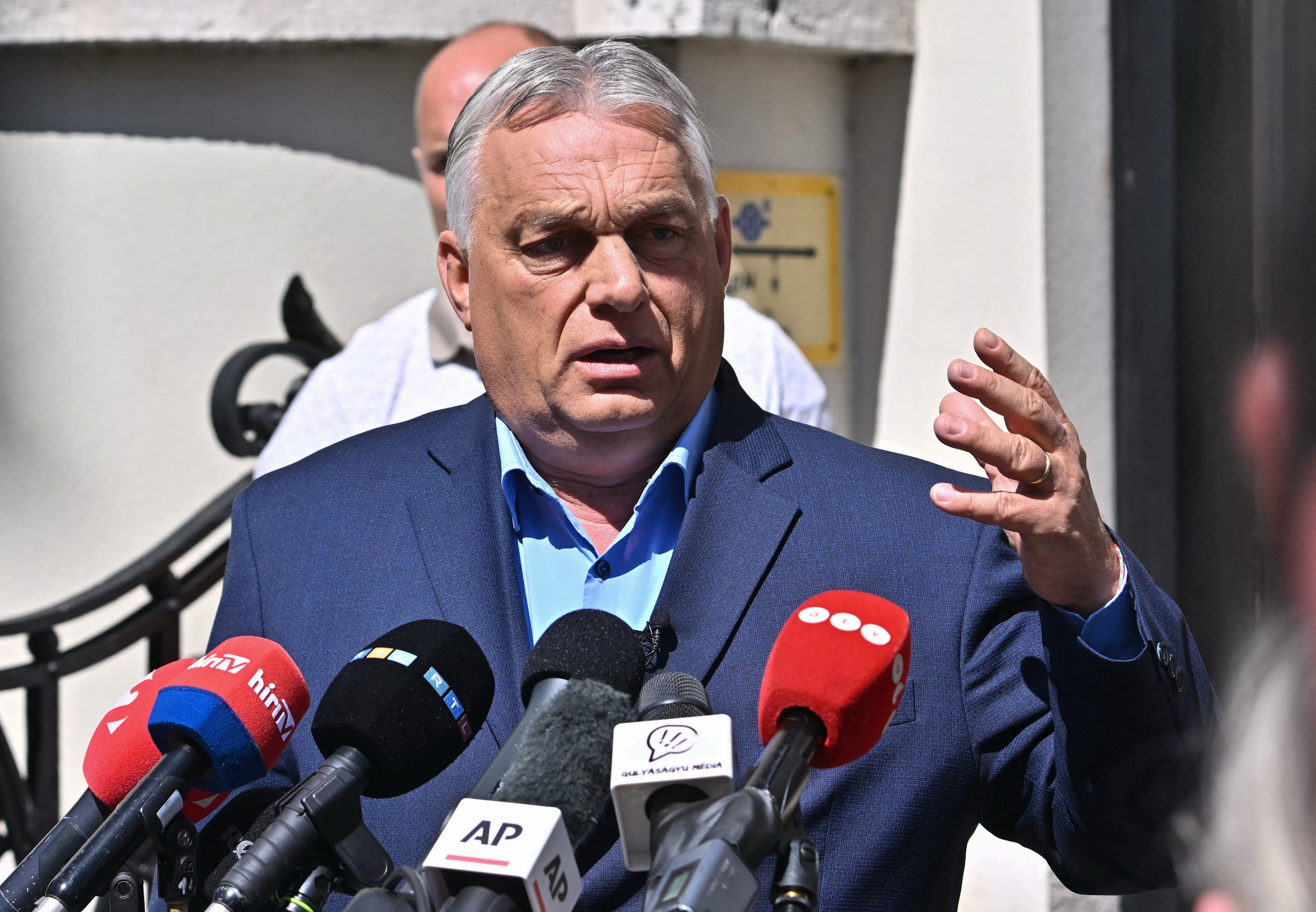 Cựu Thủ tướng Orban kêu gọi người ủng hộ chống lại Chính phủ Hungary đương nhiệm - Ảnh 1.