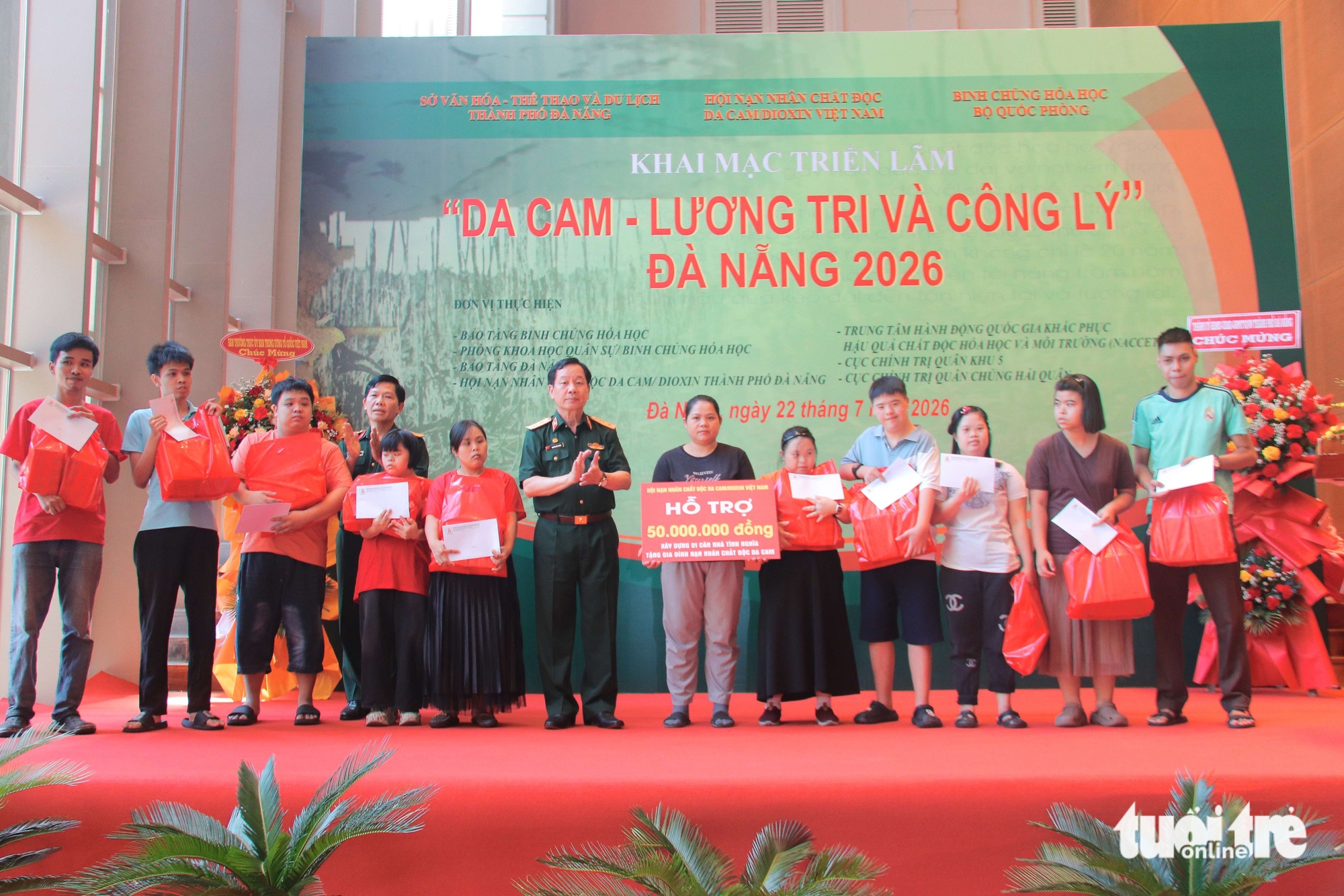 Hơn 400 tư liệu về nỗi đau da cam được trưng bày ở Đà Nẵng - Ảnh 6.
