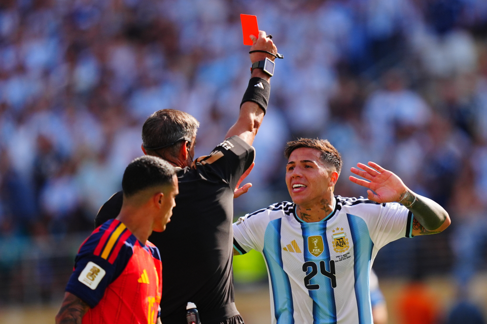 Thuyết âm ưu được FIFA chống lưng làm hại Argentina? - Ảnh 2.