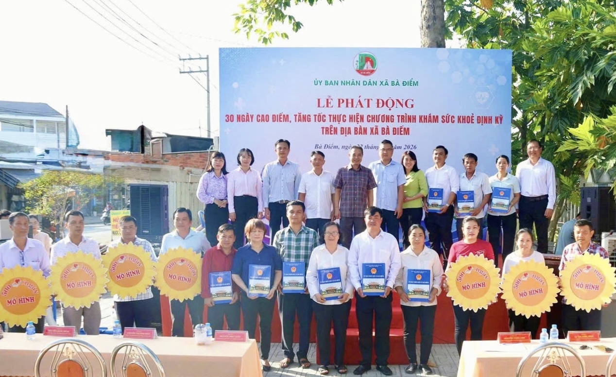 Xã dẫn đầu khám sức khỏe định kỳ tại TP.HCM phát động 30 ngày cao điểm, tăng tốc - Ảnh 3.
