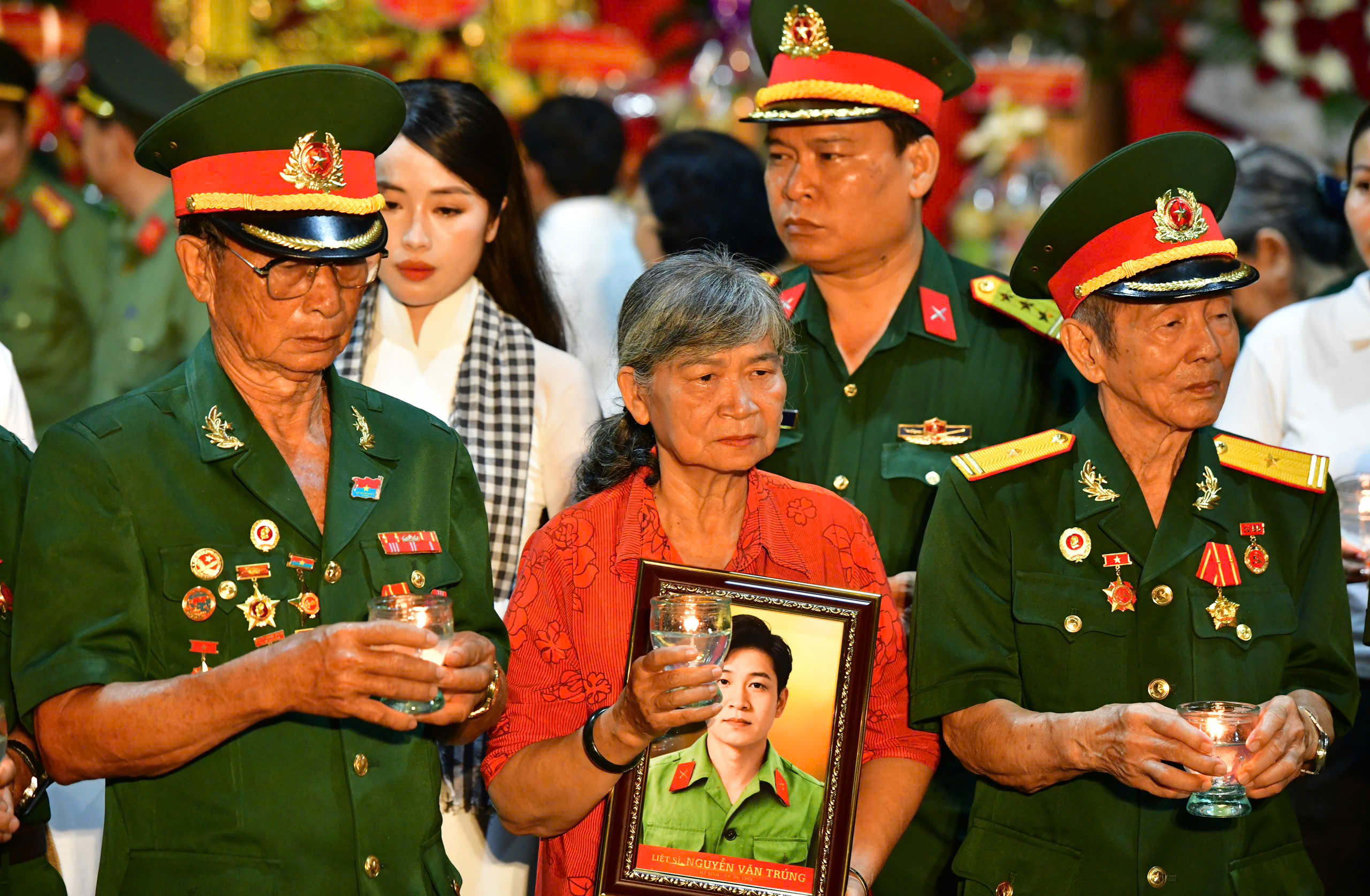 Xúc động hành trình gọi tên những anh hùng đã hóa thành Tổ quốc - Ảnh 5.