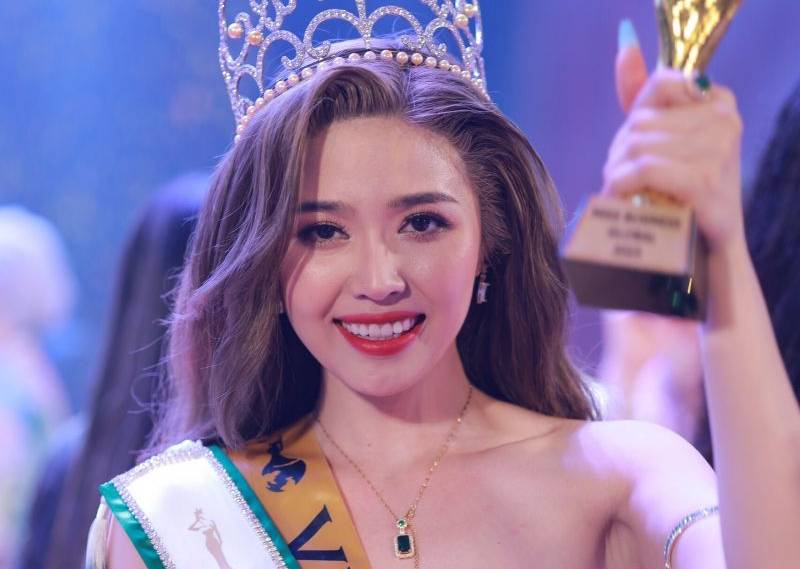 Vương miện hoa hậu 3 tỉ đồng được làm từ bạc xi và kim cương nhân tạo   - Ảnh 1.