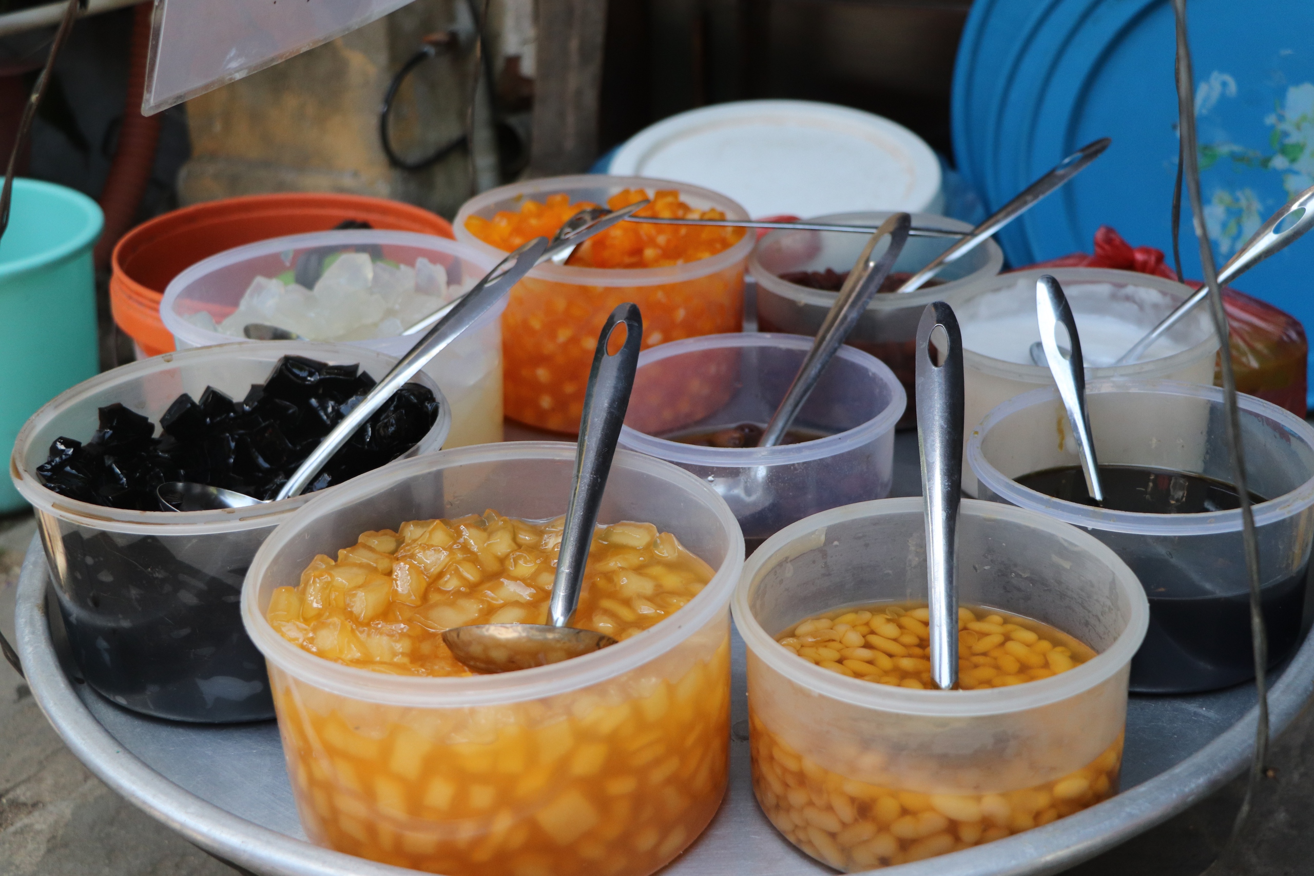 Gặp chị bán chè ở Hội An 'bắn' 5 thứ tiếng gây sốt mạng xã hội - Ảnh 4.