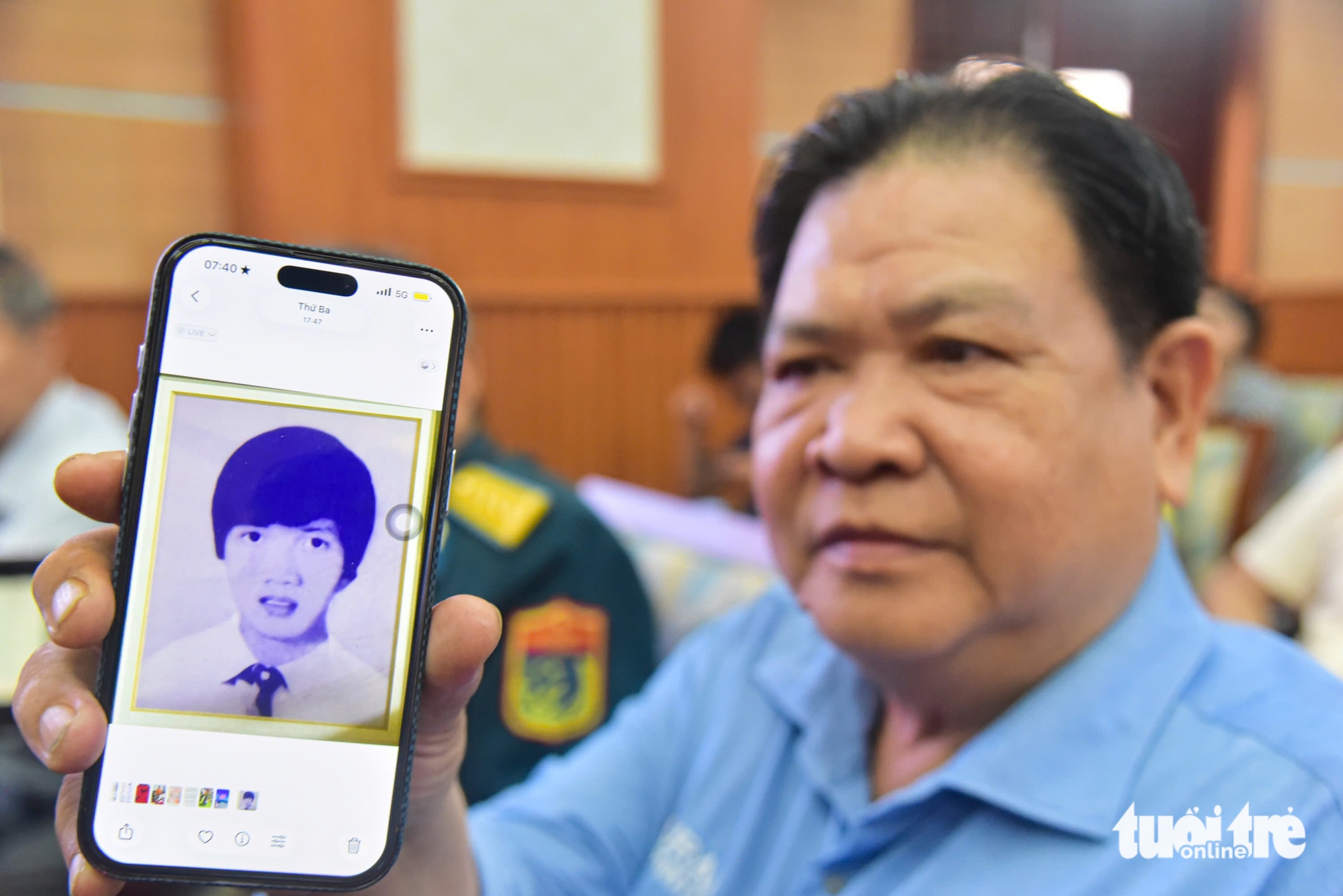 Những bức ảnh liệt sĩ ố màu thời gian sống lại, 'vui sao nước mắt lại trào' sau nhiều năm hoà bình - Ảnh 8.