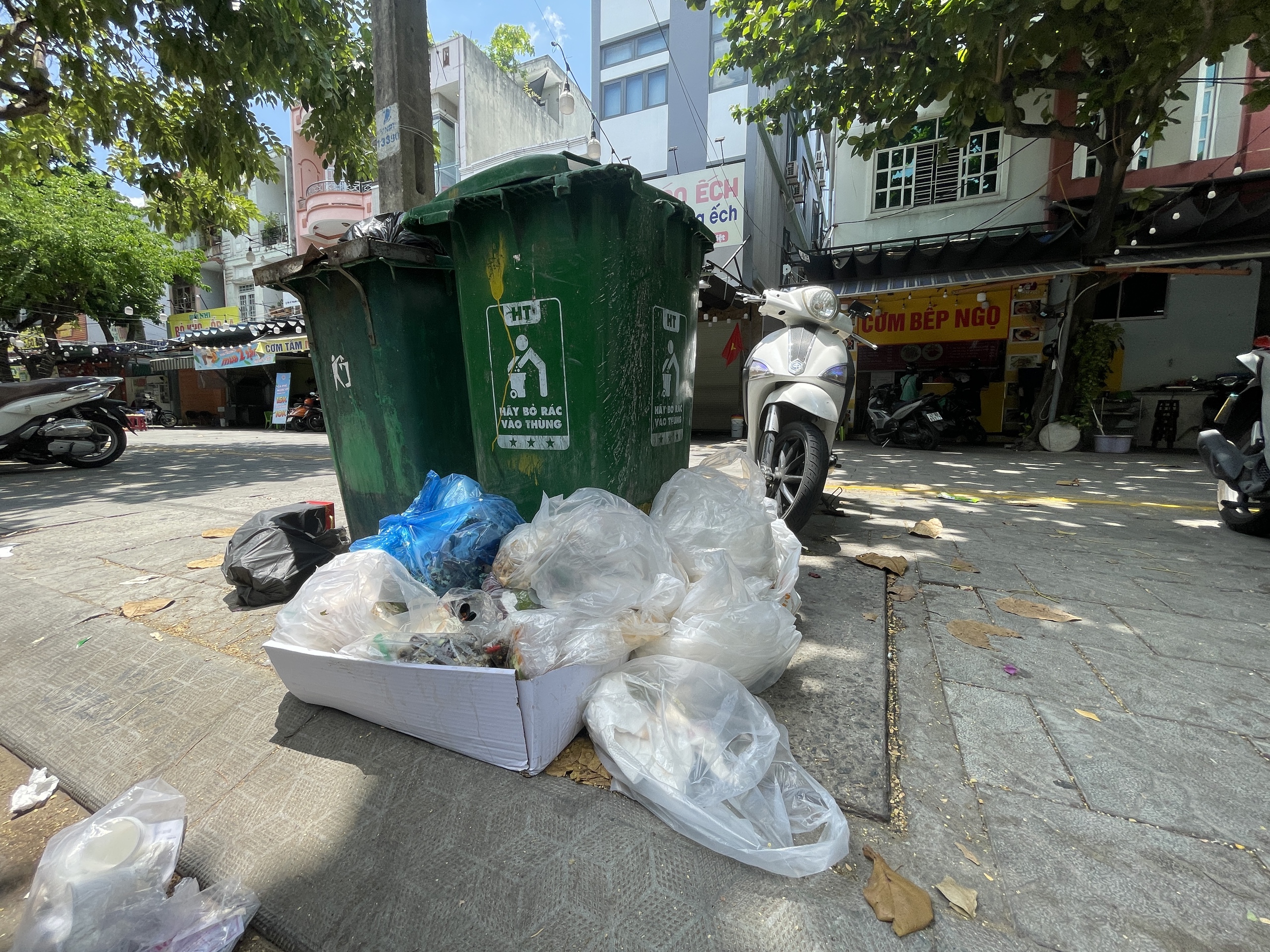 Dân Đà Nẵng bức xúc vì rác chậm thu gom, công ty môi trường đô thị nói gì? - Ảnh 4.