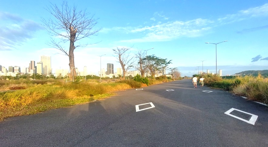 Tỉnh yêu cầu nộp hơn 11.994 tỉ đồng đất sân bay Nha Trang, Phúc Sơn thực hiện thế nào? - Ảnh 1.