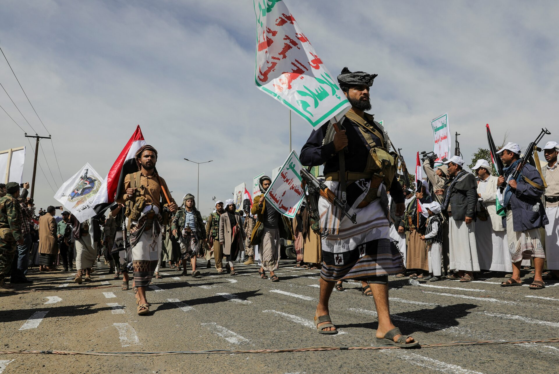 Trung Đông sáng 25-7: Tướng Iran dọa 'mạng đổi mạng' với binh sĩ Mỹ; Saudi Arabia không kích Houthi - Ảnh 3.