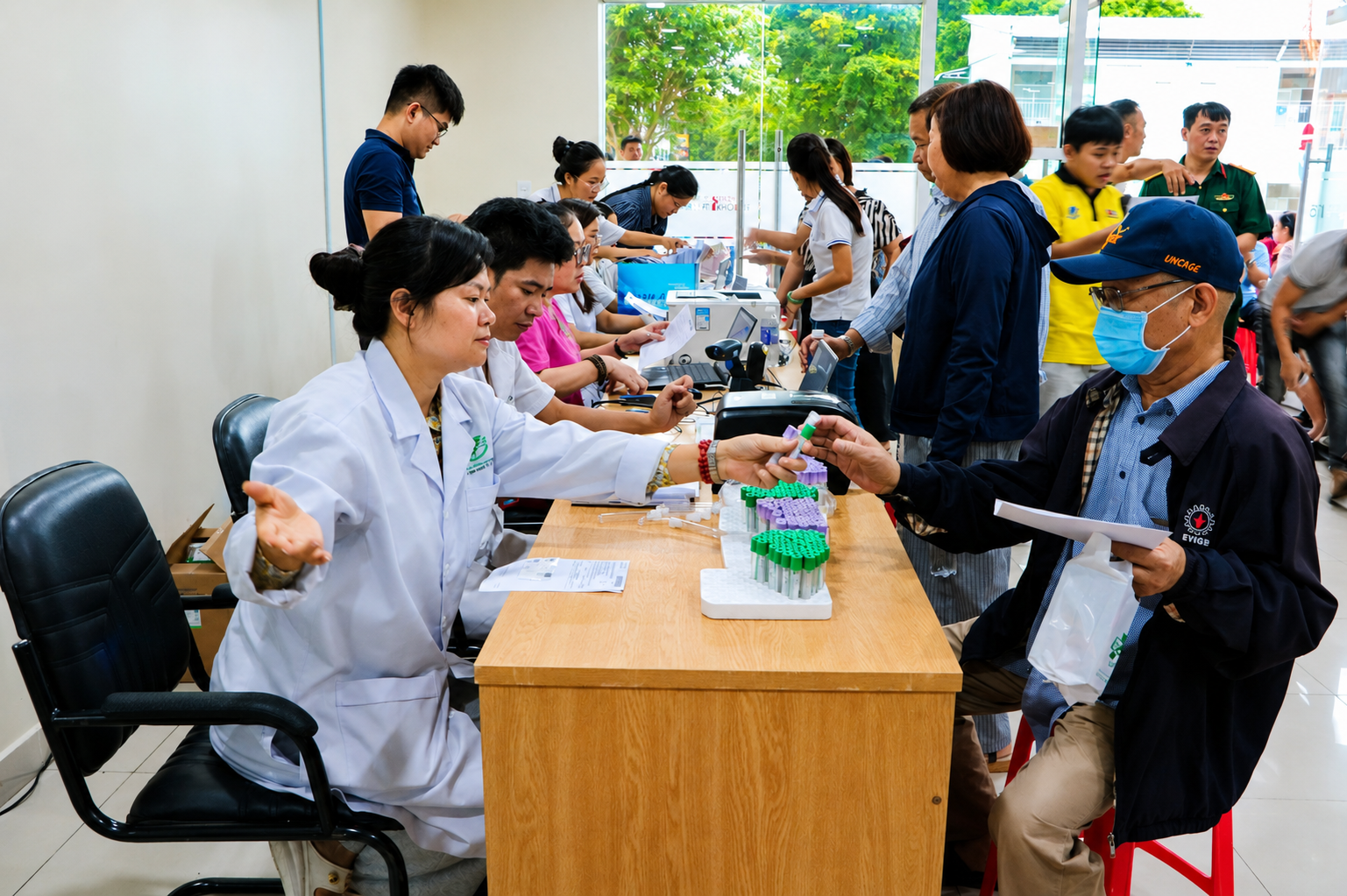  Nhiều bệnh viện TP.HCM chung tay chăm sóc sức khỏe người có công  - Ảnh 4.
