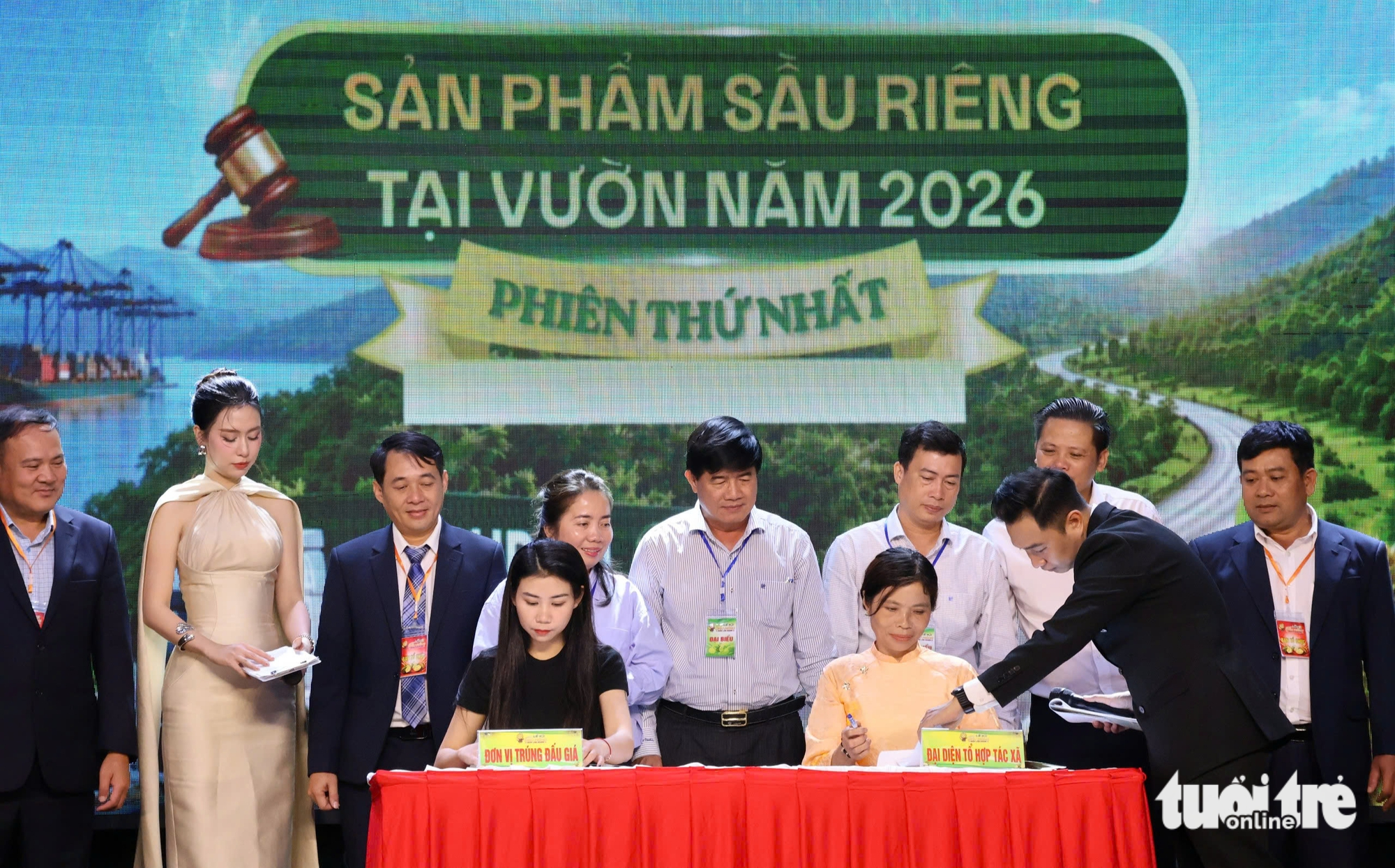 Đấu giá sầu riêng tại vườn, lô hàng gần 24 tỉ đồng ở Đắk Lắk - Ảnh 2.
