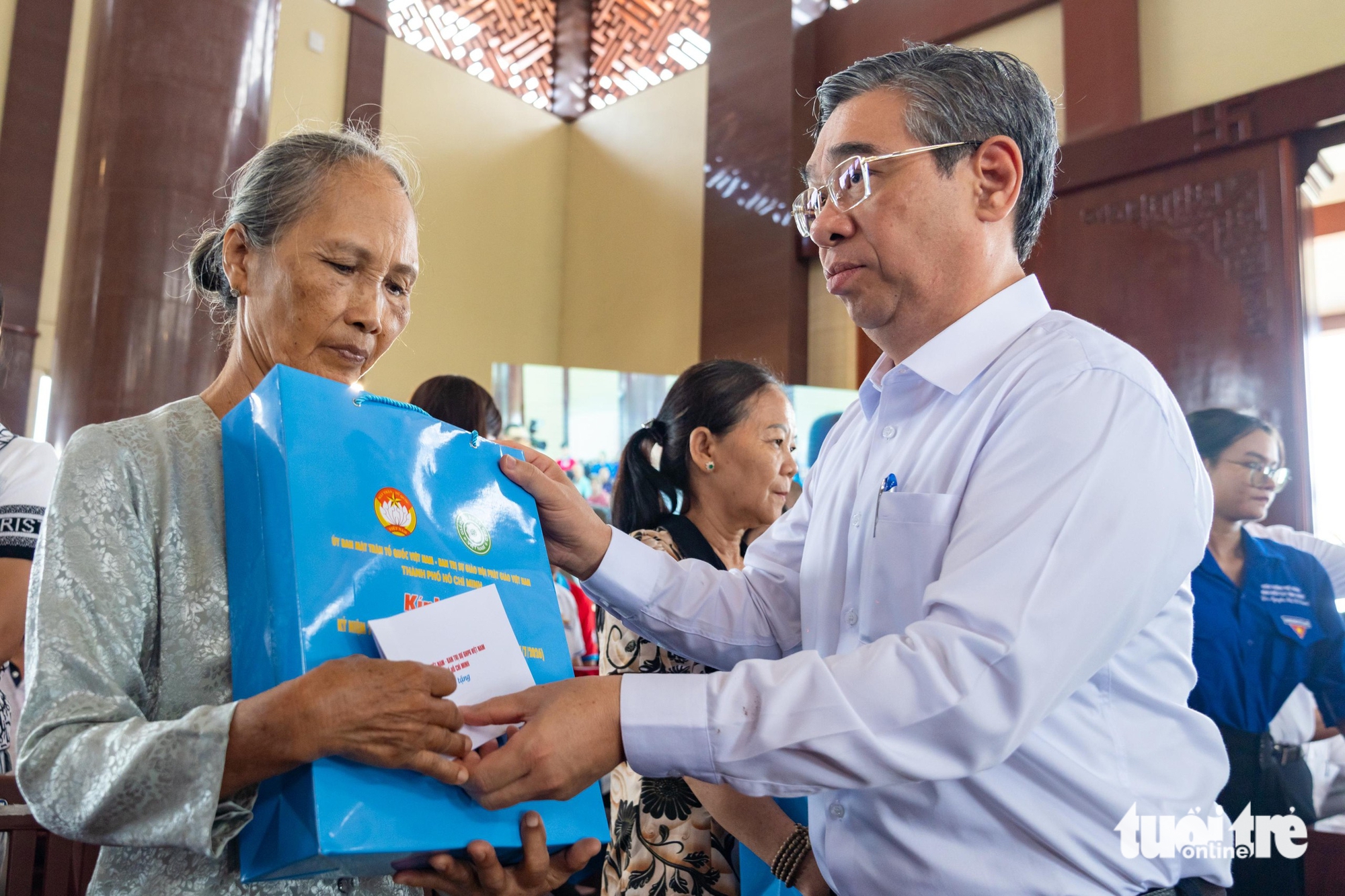 TP.HCM tưởng niệm anh hùng liệt sĩ, lan tỏa đạo lý 'Uống nước nhớ nguồn' - Ảnh 4.