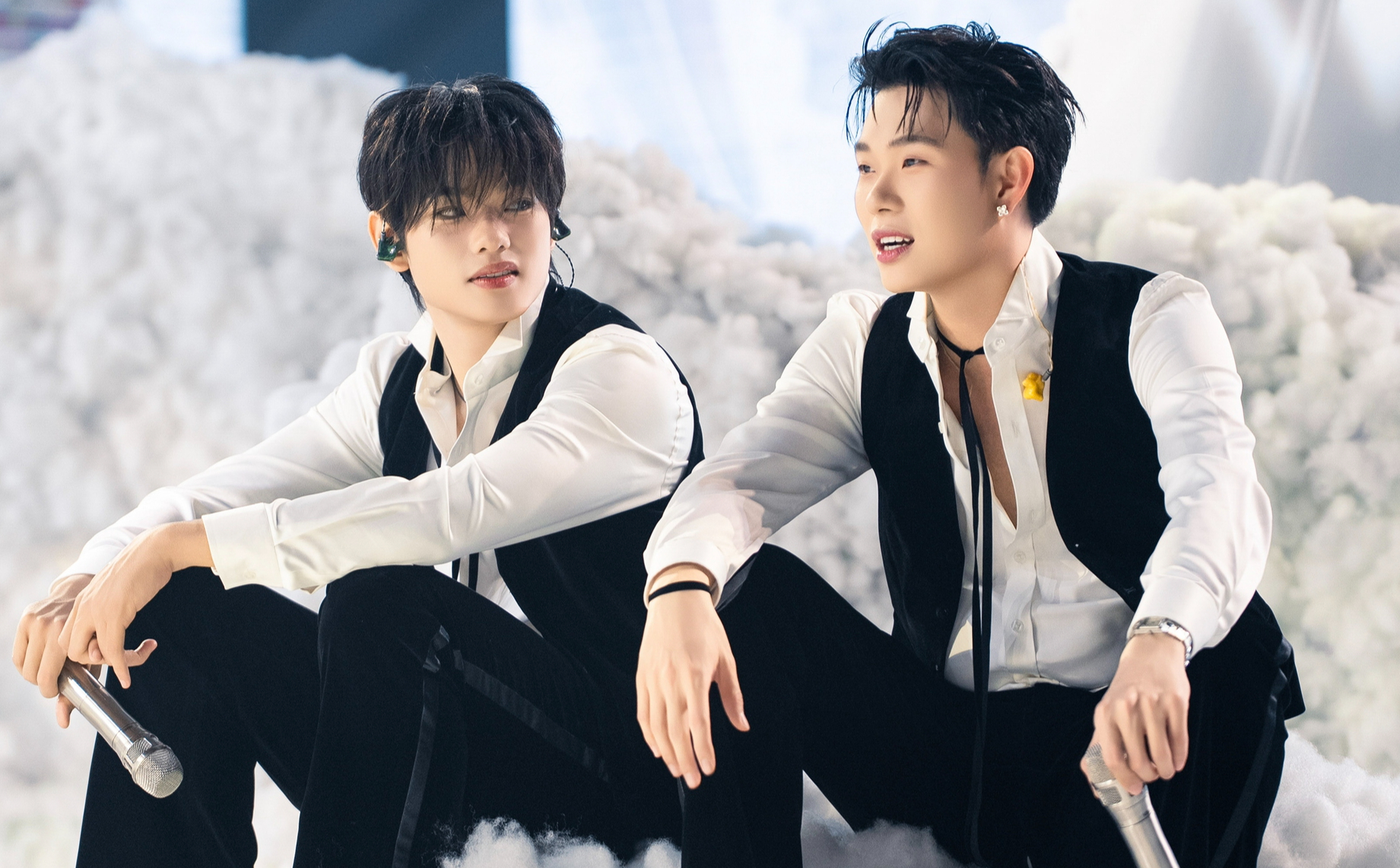 Đội Dương Domic thắng Live Stage 2 Tinh hà say hi, khán giả đòi 'đưa ngay vào playlist nhạc cưới' - Ảnh 1.