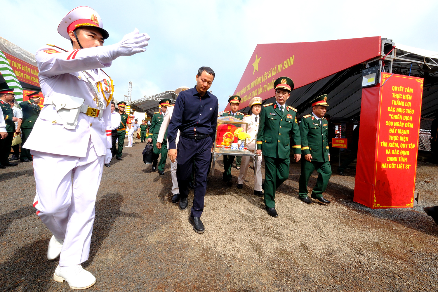 Đại tướng Phan Văn Giang: Quy tập hài cốt các anh hùng liệt sĩ phải chặt chẽ, khoa học - Ảnh 5.