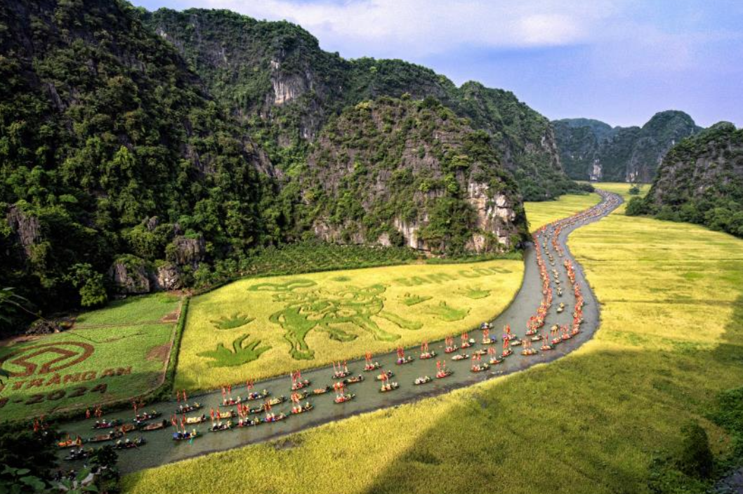 Triển lãm ảnh Con người và cuộc sống dành không gian tri ân tháng 7 - Ảnh 11.