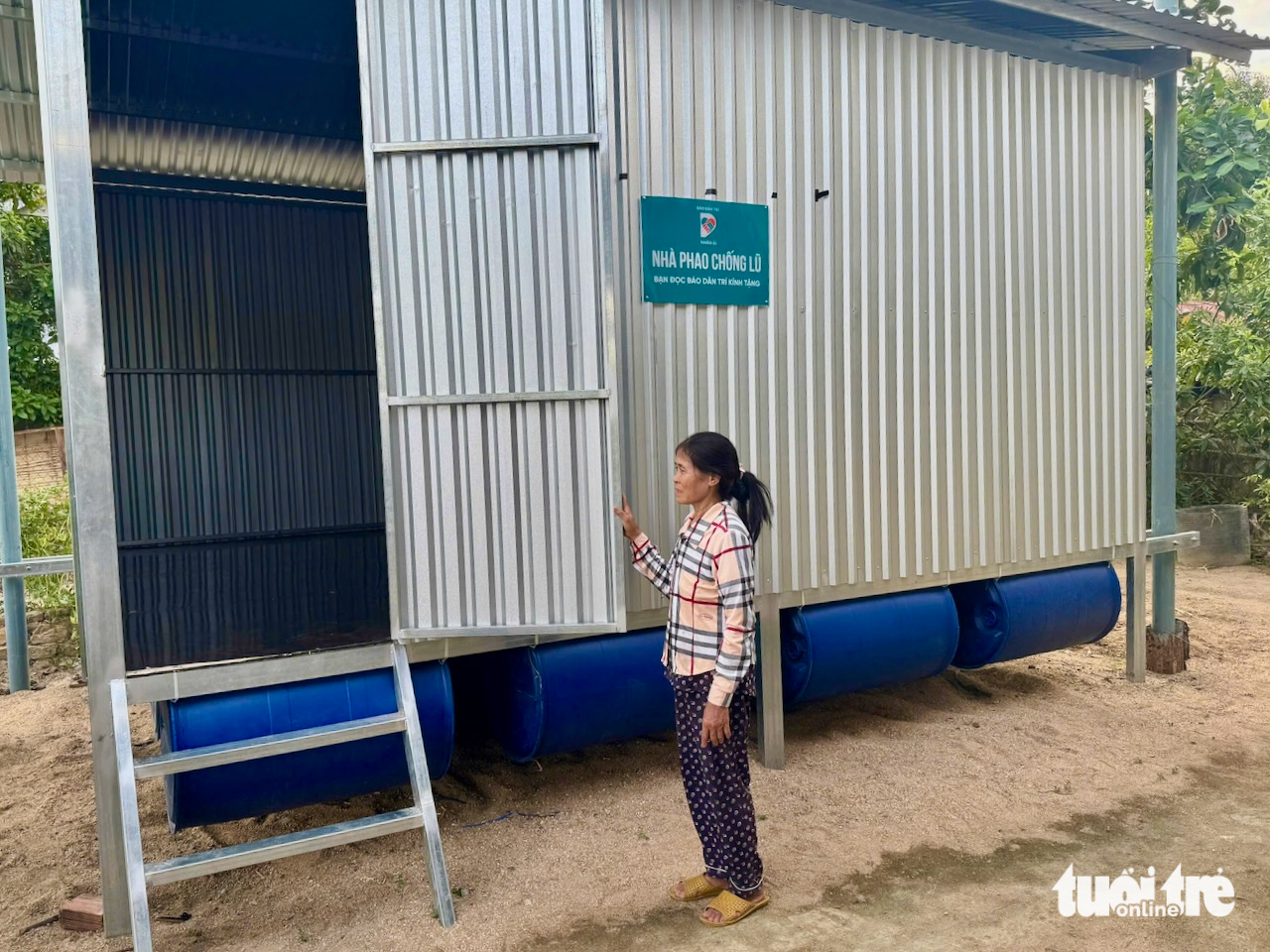 50 nhà phao chống lũ đến với người dân vùng lũ Phú Yên cũ trước mùa mưa - Ảnh 3.