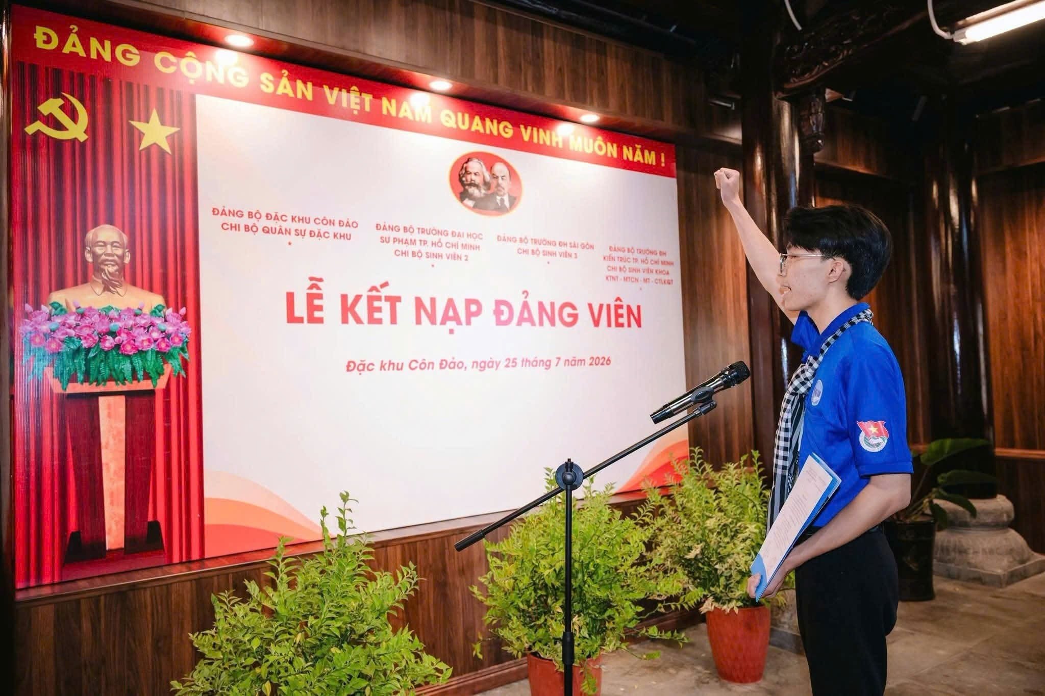 Kết nạp 5 đảng viên là chiến sĩ tình nguyện hè tại đặc khu Côn Đảo - Ảnh 6.