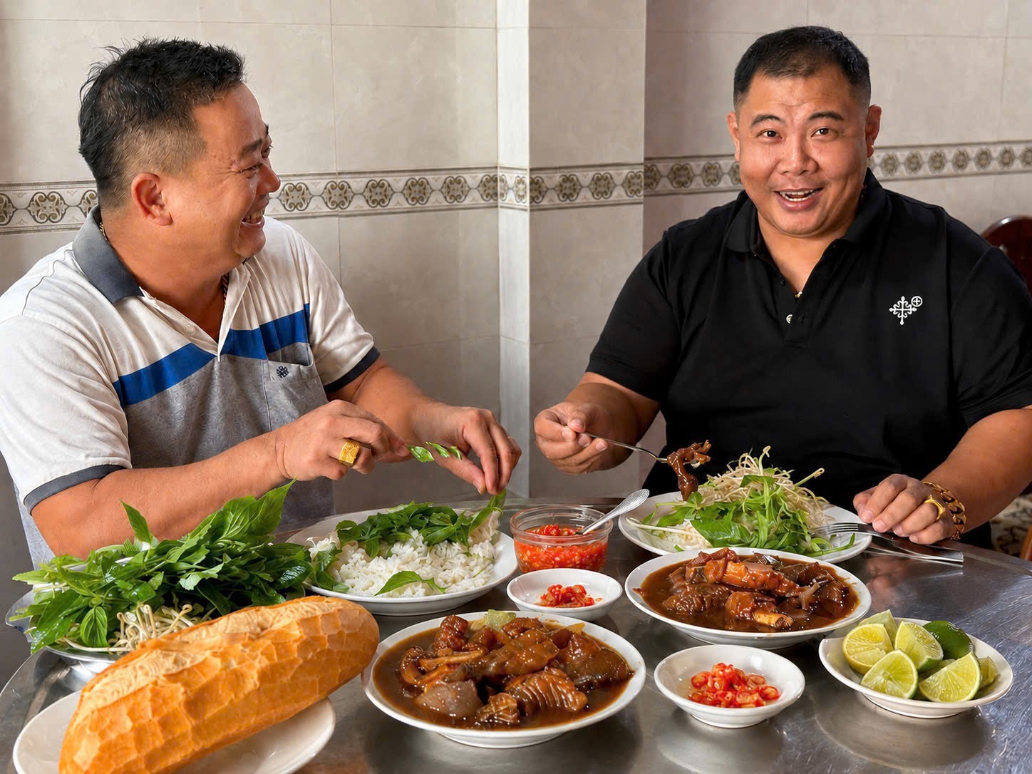 ‘Anh ơi! Mai em xuống Sóc Trăng, nhớ dặn quán chừa em dĩa cà ri gà, có chân đã rút xương’ - Ảnh 4.