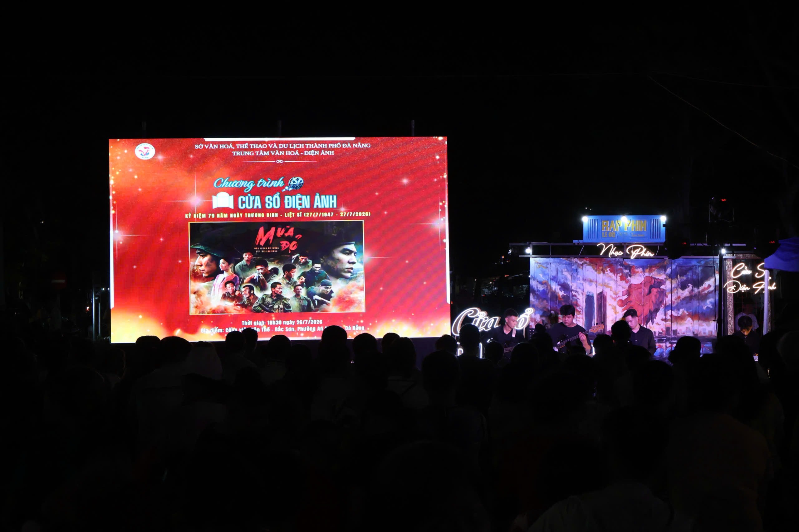 Chiếu phim Mưa đỏ nhân kỷ niệm 79 năm Ngày Thương binh - Liệt sĩ - Ảnh 1.