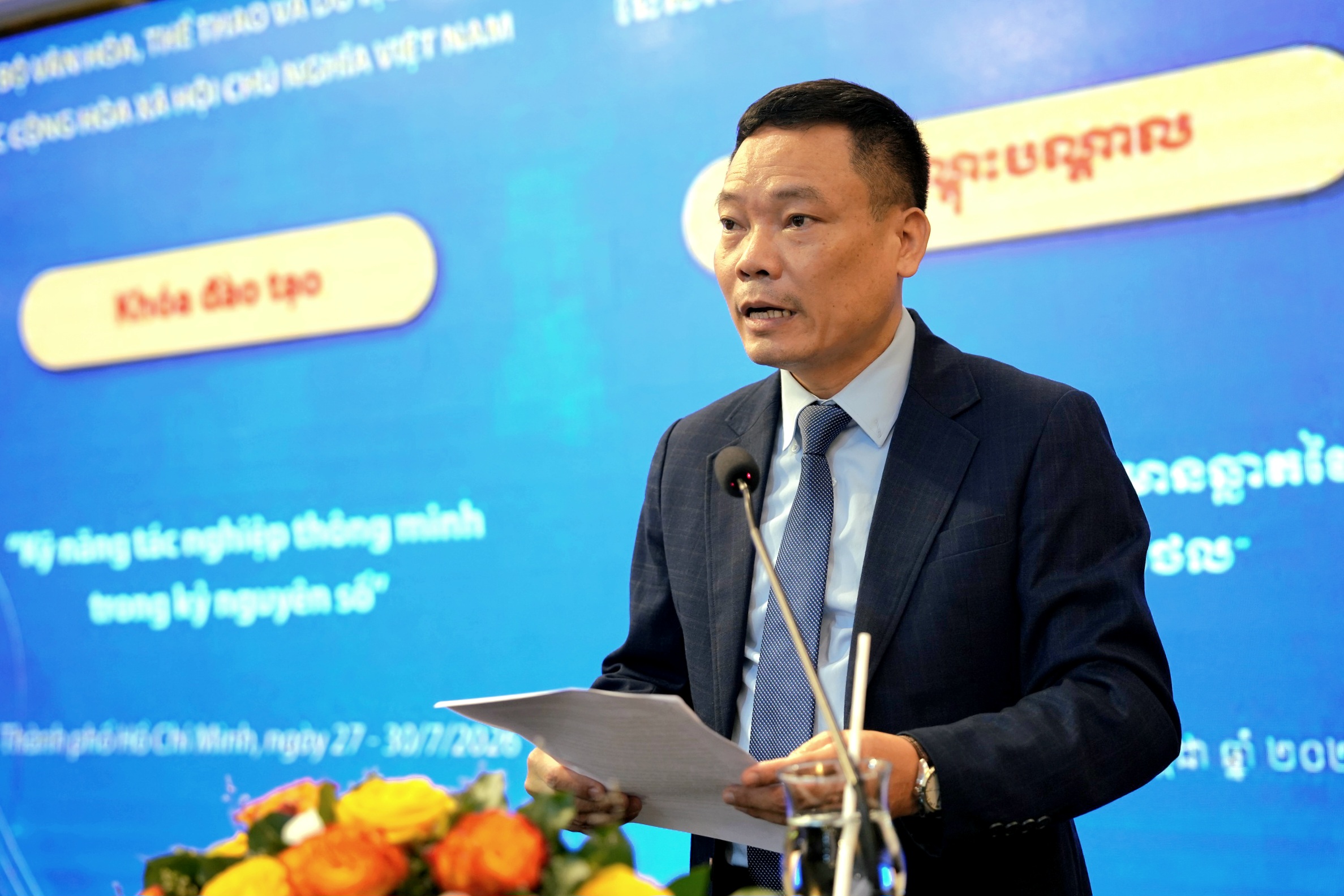 Việt Nam tổ chức đào tạo nghiệp vụ cho các nhà báo, cán bộ Campuchia - Ảnh 2.