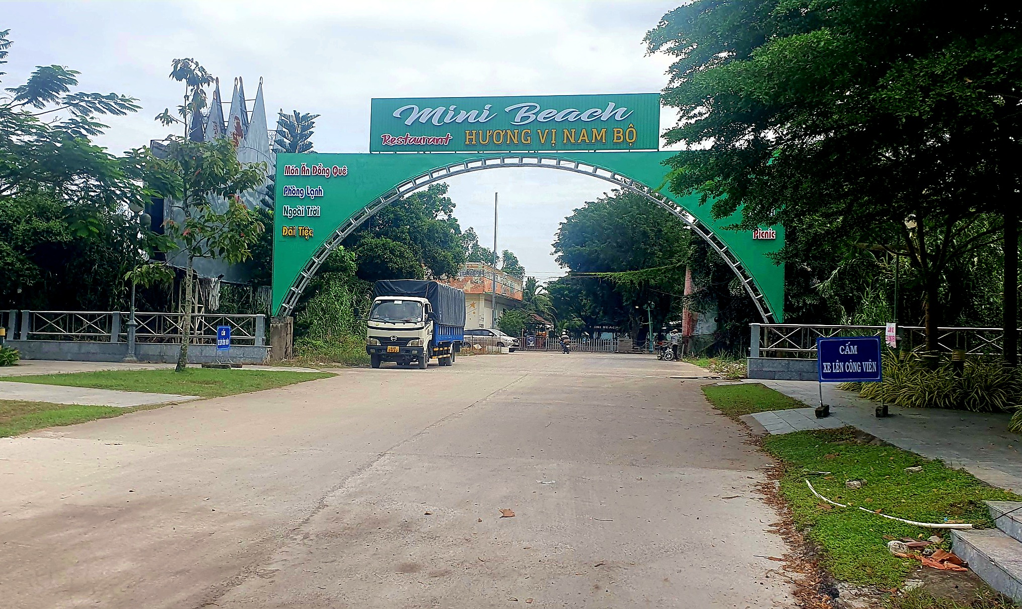 Cần Thơ yêu cầu đẩy nhanh đấu giá 23 khu đất - Ảnh 2.