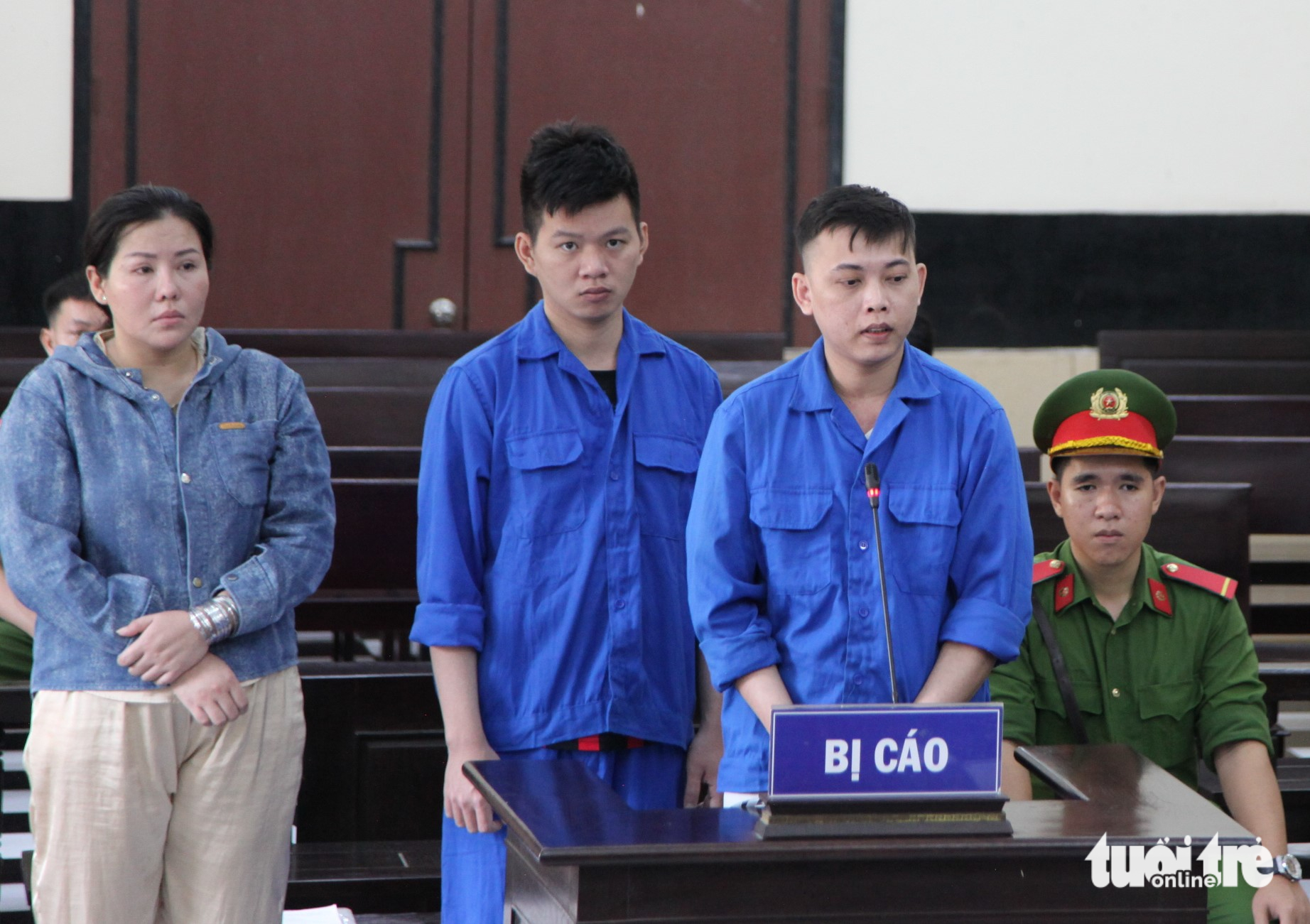 Thuê 8 ô tô, làm giả giấy tờ mang đi cầm cố, chiếm đoạt hơn 4 tỉ đồng - Ảnh 1.