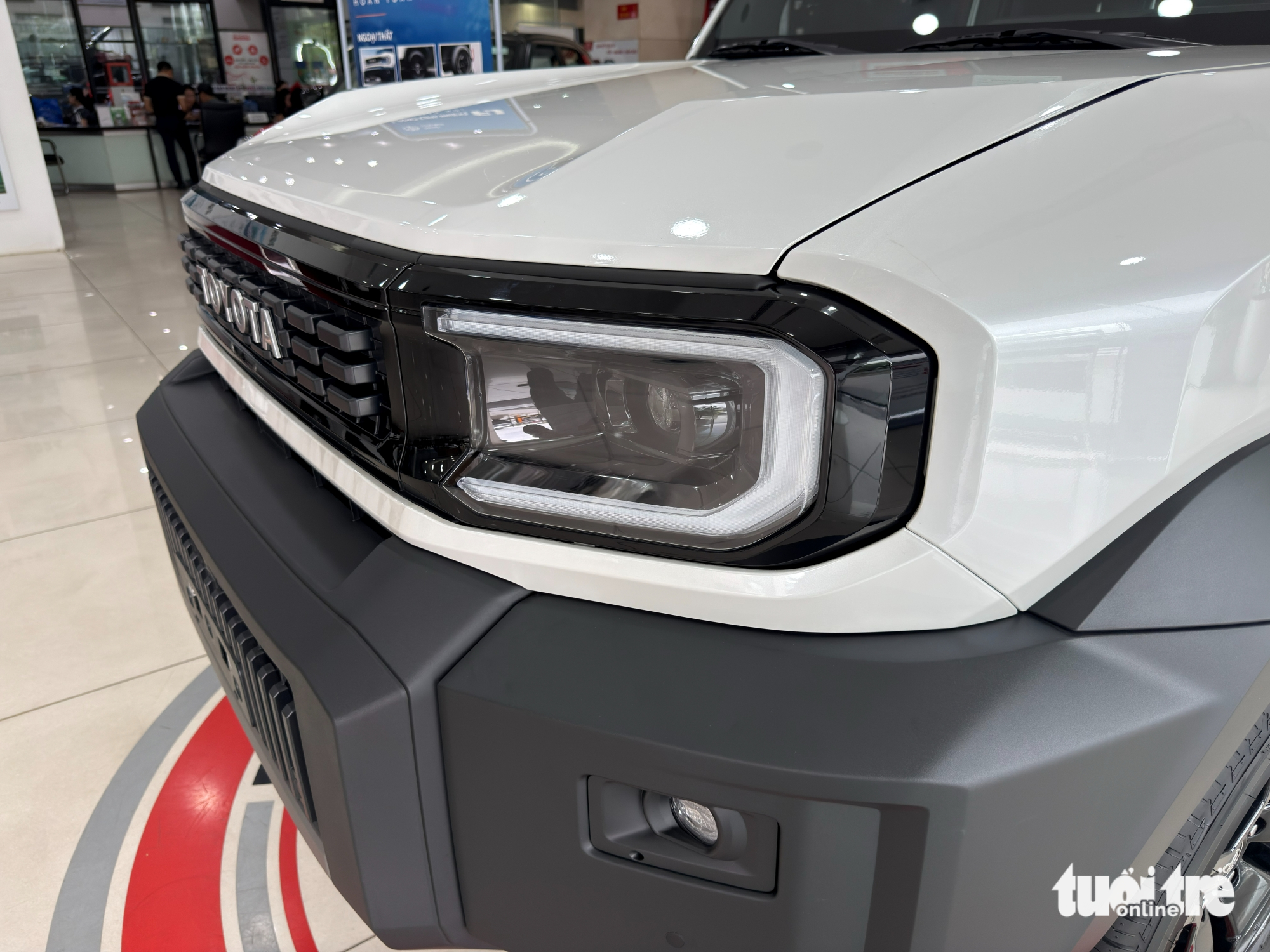 Toyota Land Cruiser FJ ra mắt Việt Nam, giá 1,198 tỉ đồng, động cơ tương tự Fortuner - Ảnh 4.