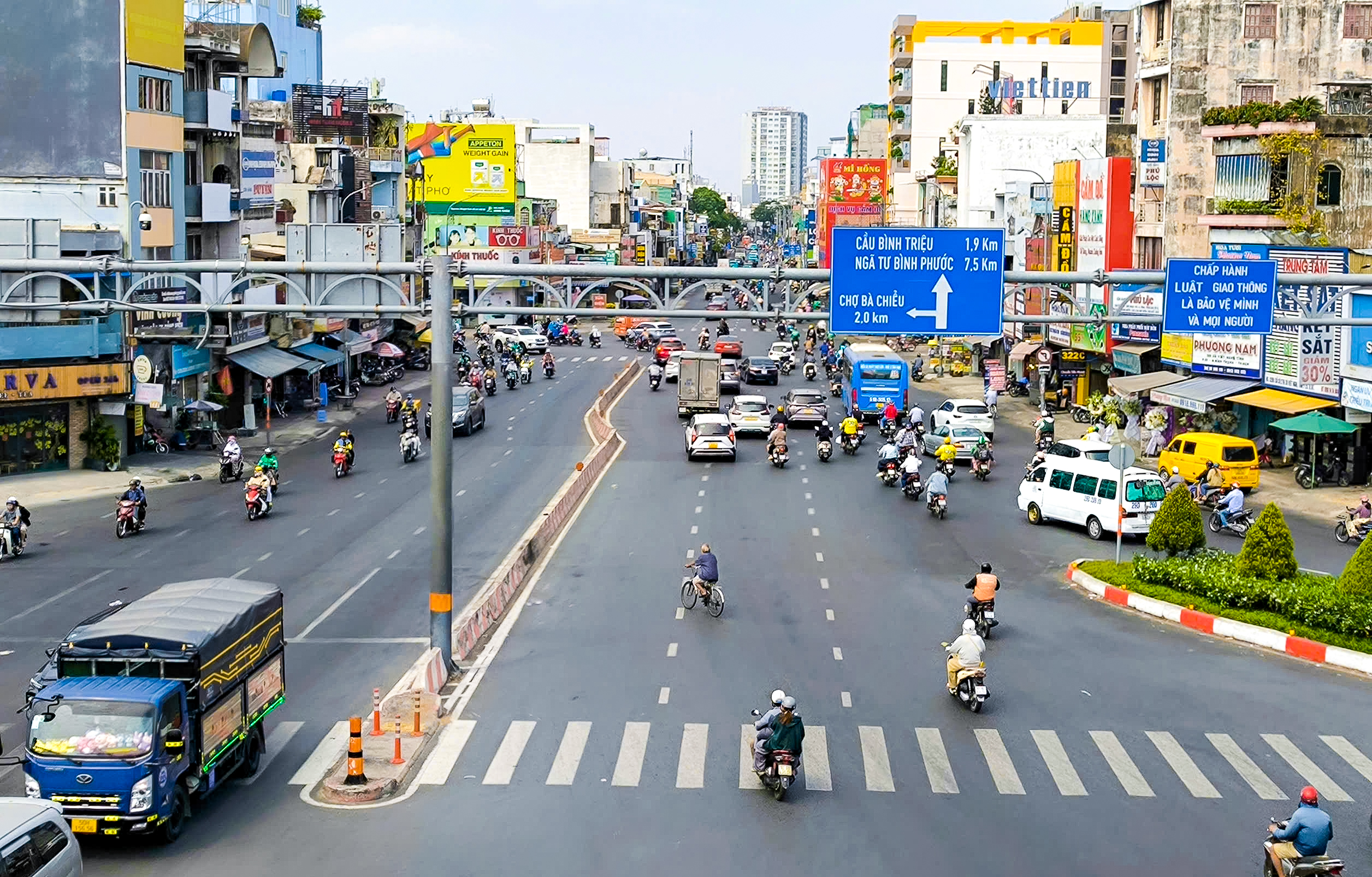 Tin tức sáng 29-7: TP.HCM chấn chỉnh việc tự ý đặt, đổi tên đường; Cảnh báo thủ đoạn đánh tráo chip thẻ - Ảnh 2.