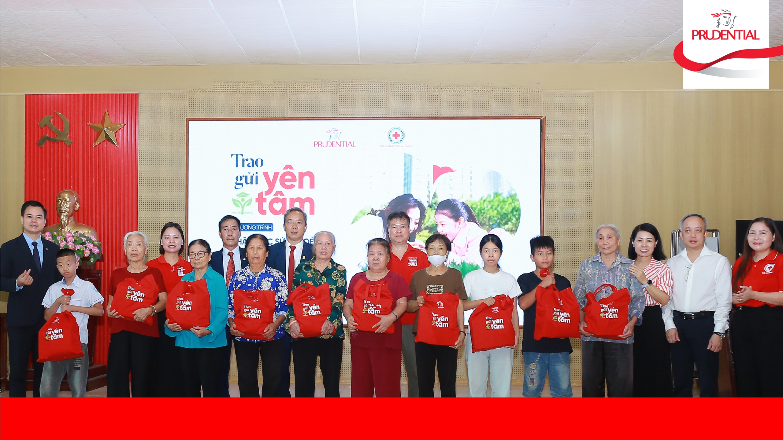 Prudential khởi động chuỗi hoạt động “Khám sức khỏe cộng đồng” cho phụ nữ và trẻ em yếu thế - Ảnh 2.