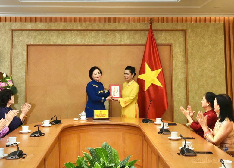 Phó Thủ tướng Phạm Thị Thanh Trà đề nghị đẩy nhanh hồ sơ trình UNESCO ghi danh áo dài - Ảnh 1.