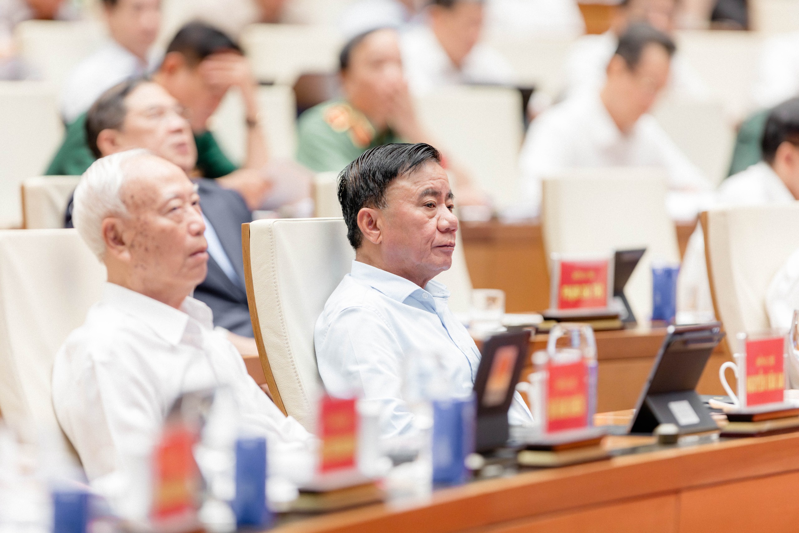 Bộ Chính trị: Sẽ thí điểm cơ chế Nhà nước mua lại dự án nhà ở thương mại không còn khả năng thực hiện - Ảnh 2.