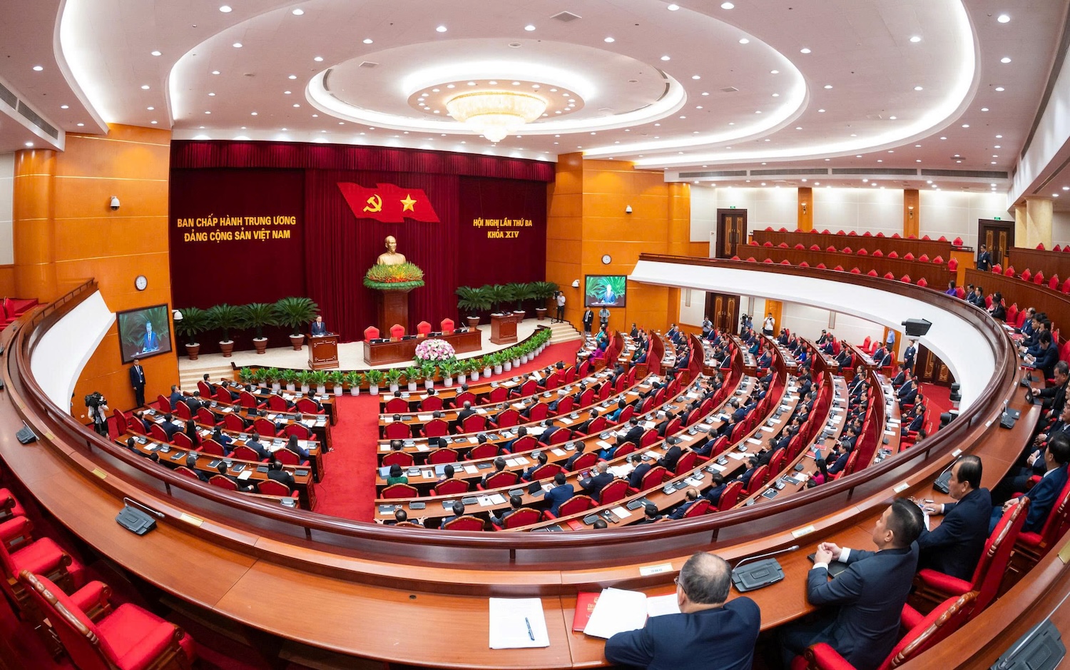 Giữ nghiêm kỷ luật Đảng để bảo vệ nền tảng của sức mạnh cầm quyền - Ảnh 1.