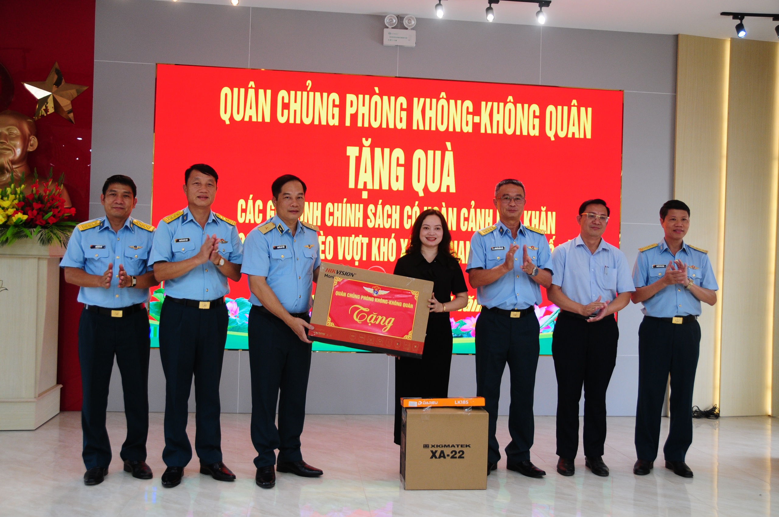Quân chủng Phòng không - Không quân yêu cầu bộ đội xây xong trường nội trú ở Đà Nẵng trước 15-8 - Ảnh 1.