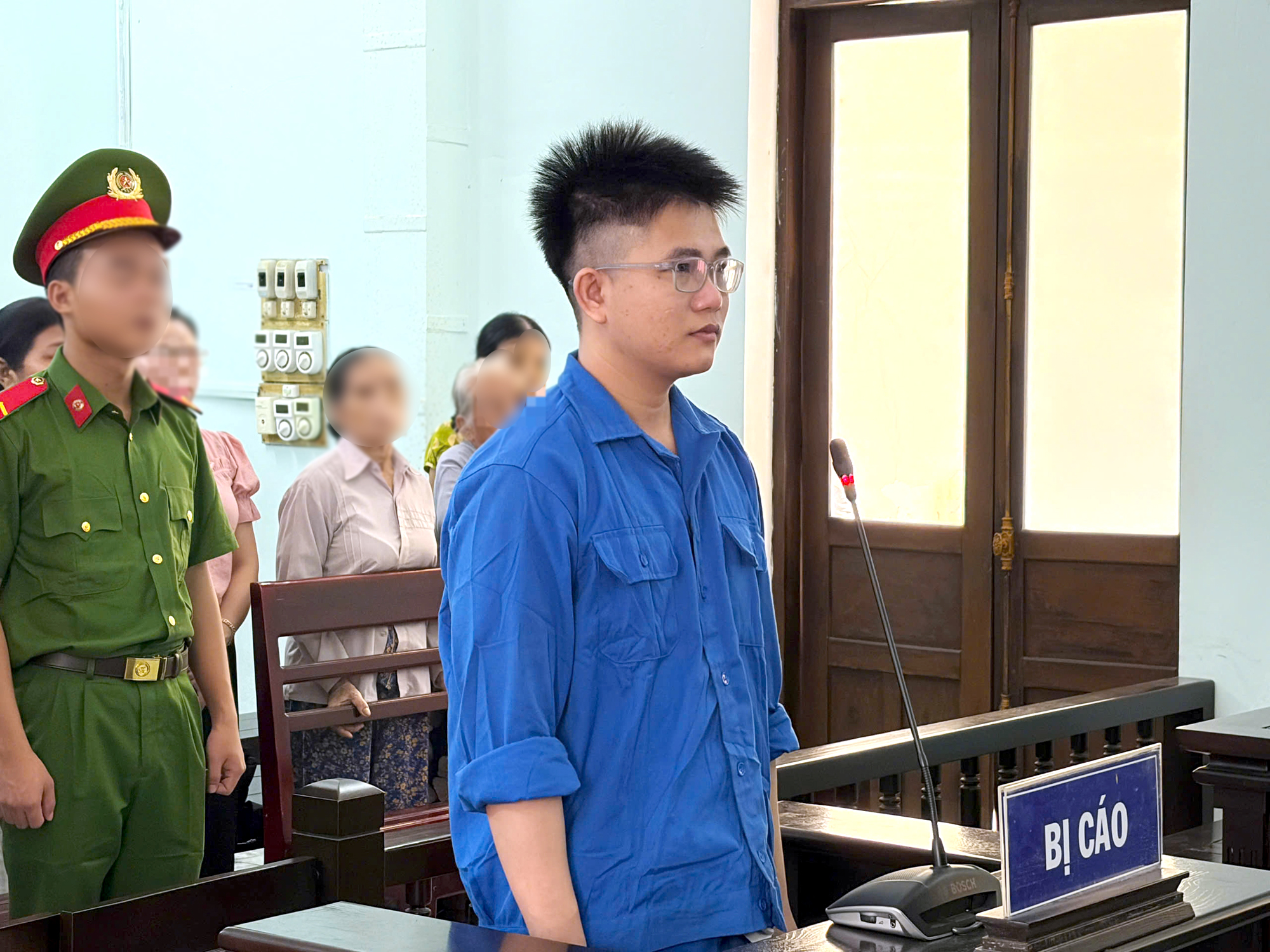 Hành trình gây án liều lĩnh của bác sĩ trộm tiệm vàng ở Huế - Ảnh 2.