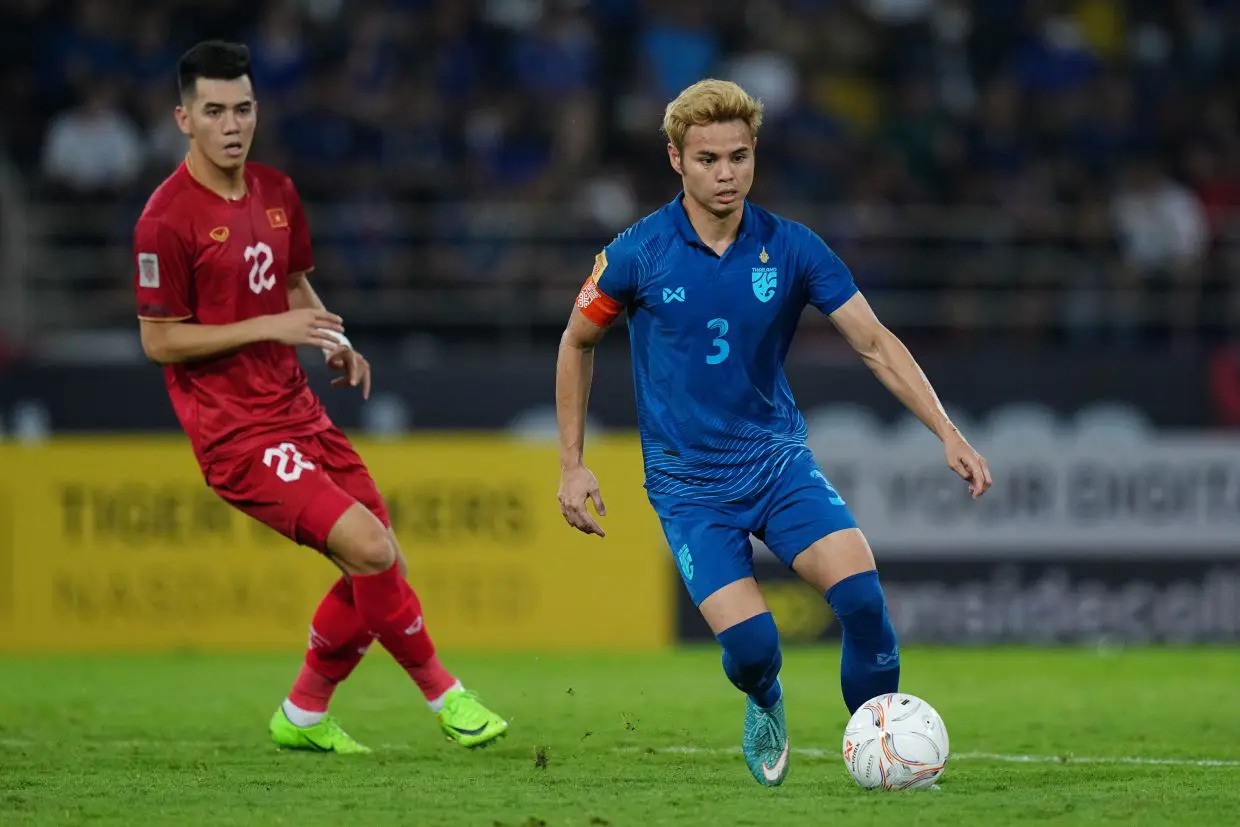 'Vua cùi chỏ' Bunmathan bỏ qua Việt Nam, Indonesia, tin Thái Lan vô địch ASEAN Cup - Ảnh 1.