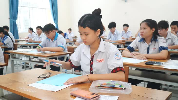 Trả thi cử về đúng bản chất - Ảnh 2.