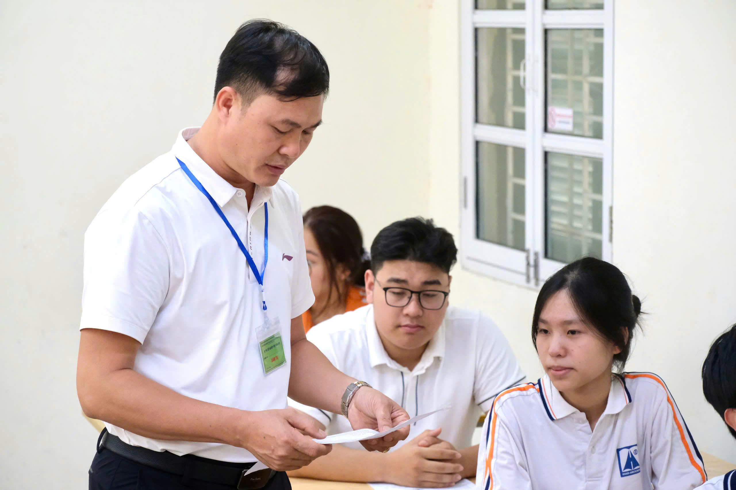 Bộ Giáo dục và Đào tạo đang kiểm tra kết quả thi của Tuyên Quang - Ảnh 1.