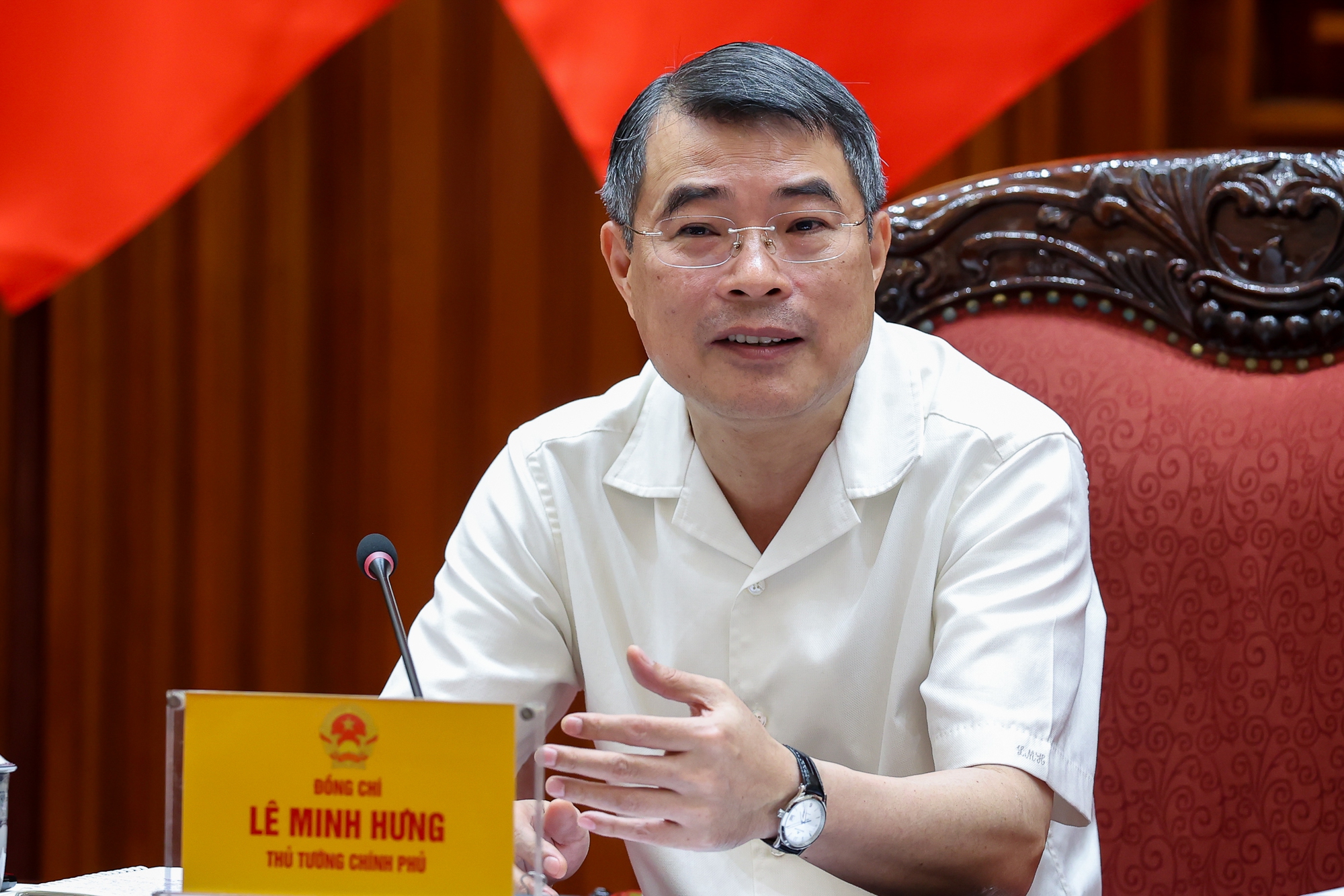 Thủ tướng: Chuẩn hóa dữ liệu cơ sở dữ liệu quốc gia về đất đai với cơ sở dữ liệu dân cư vào năm 2027 - Ảnh 2.