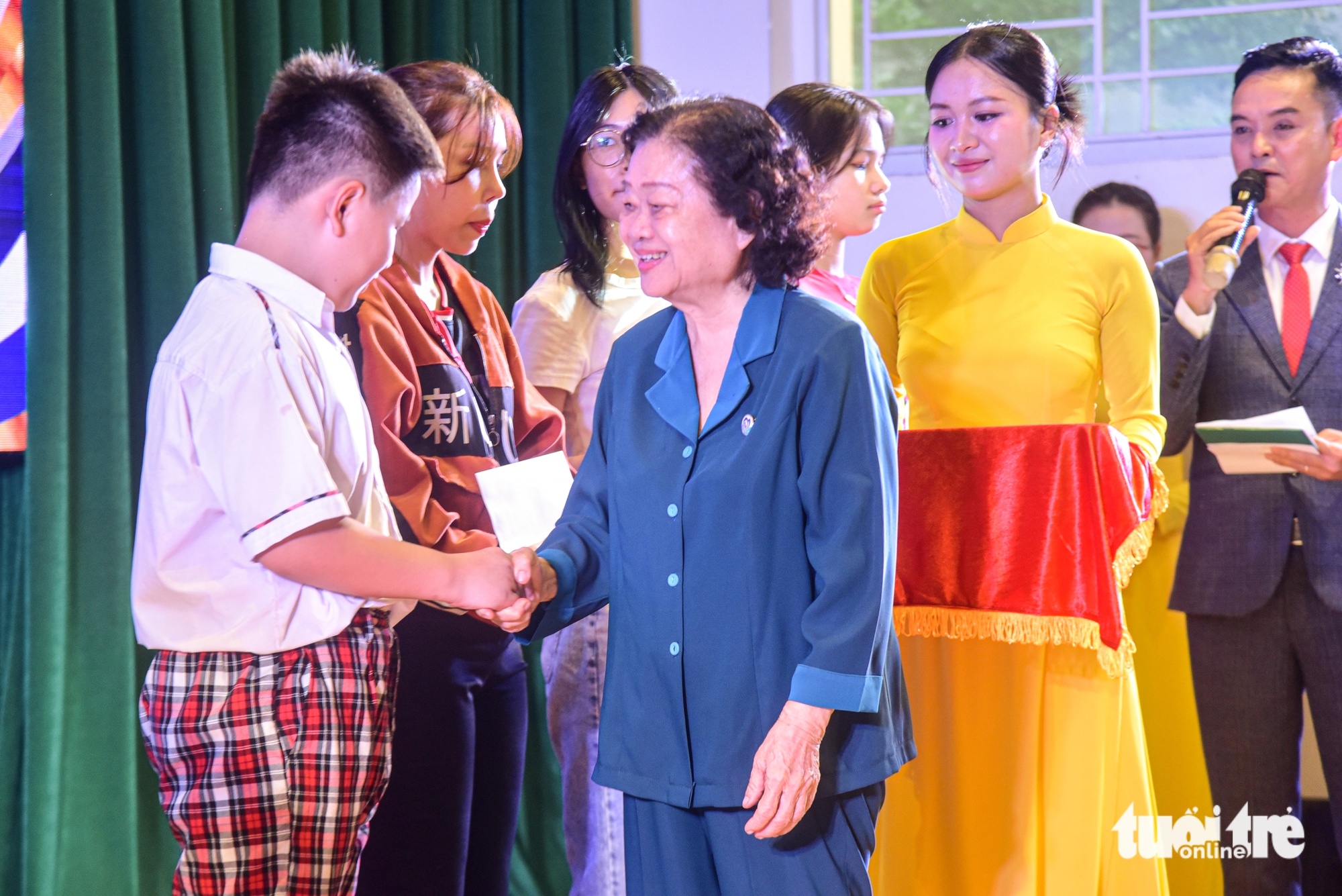 Phường Phú Thuận, TP.HCM lấy sự hài lòng của người dân làm thước đo - Ảnh 3.