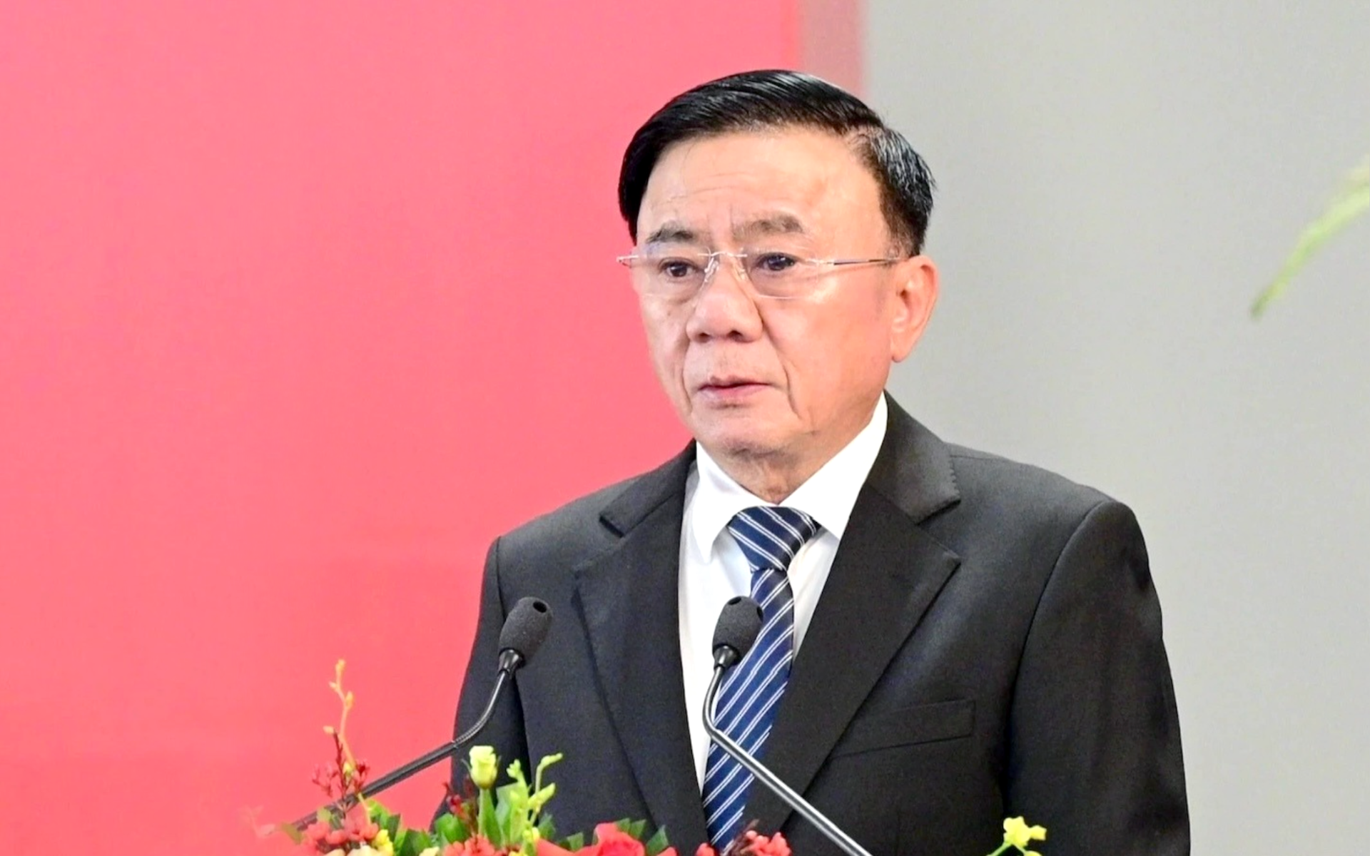 Bộ Chính trị: Chấn chỉnh, xử lý nghiêm việc lợi dụng danh nghĩa hội để hoạt động trục lợi - Ảnh 1.