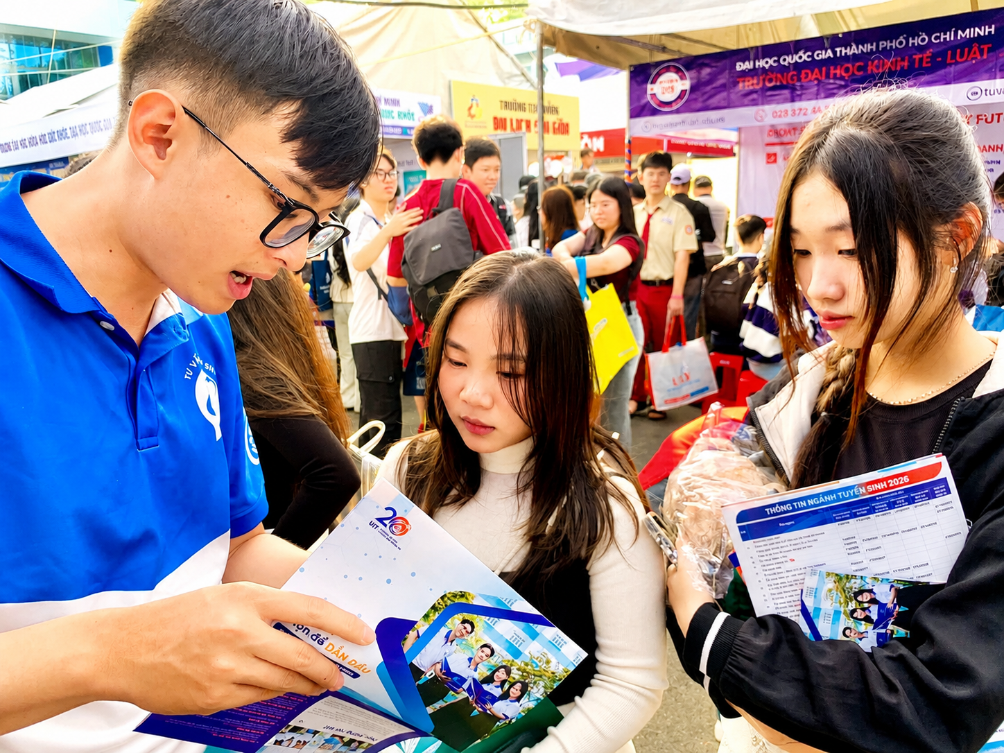 Sáng mai 4-7, đến ngày hội lựa chọn nguyện vọng xét tuyển đại học cùng chuyên gia - Ảnh 2.