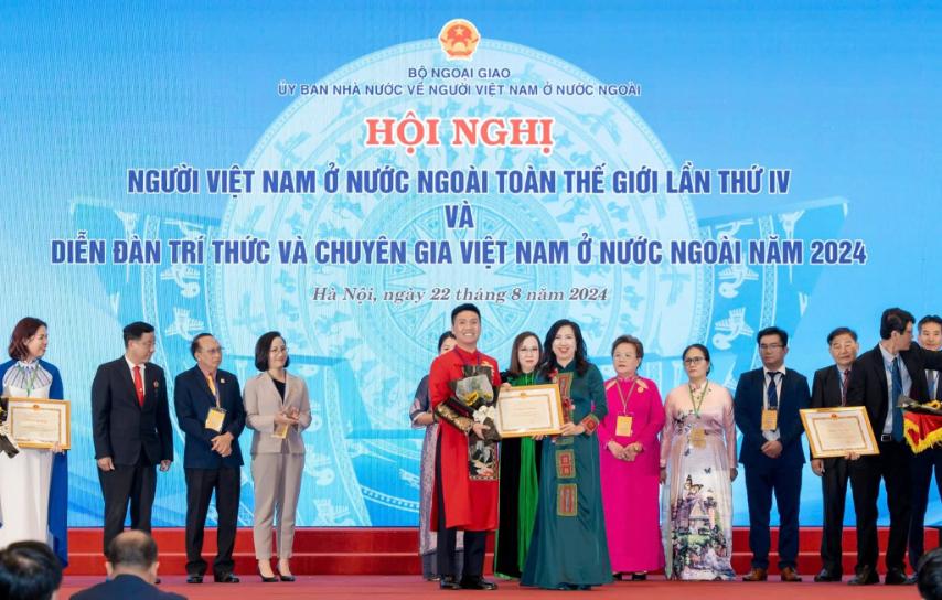 Doanh nhân, chuyên gia, trí thức kiều bào góp phần mở rộng không gian phát triển đất nước - Ảnh 2.