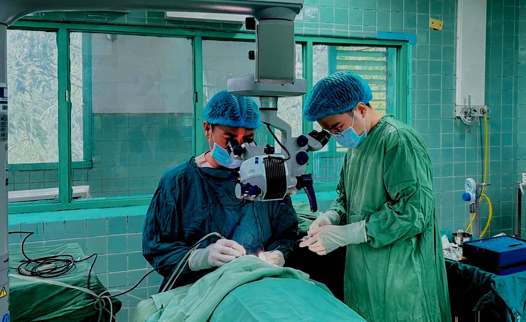 Quảng Trị dùng 500 triệu đồng 'hút' bác sĩ trình độ Giáo sư, phó Giáo sư về làm việc - Ảnh 1.
