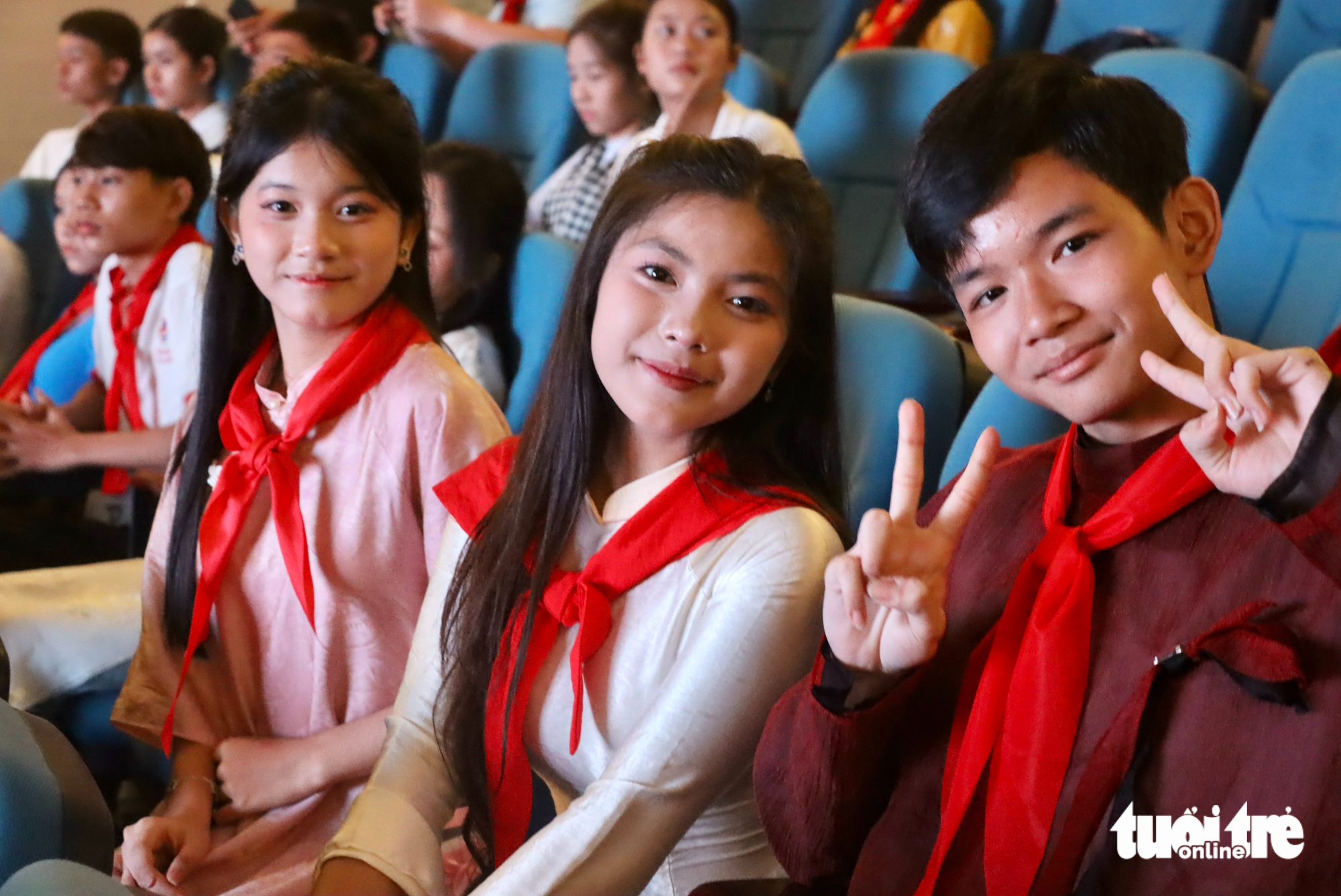 Nhịp cầu văn hóa thêm tình hữu nghị thiếu nhi Việt Nam - Lào - Campuchia - Ảnh 1.
