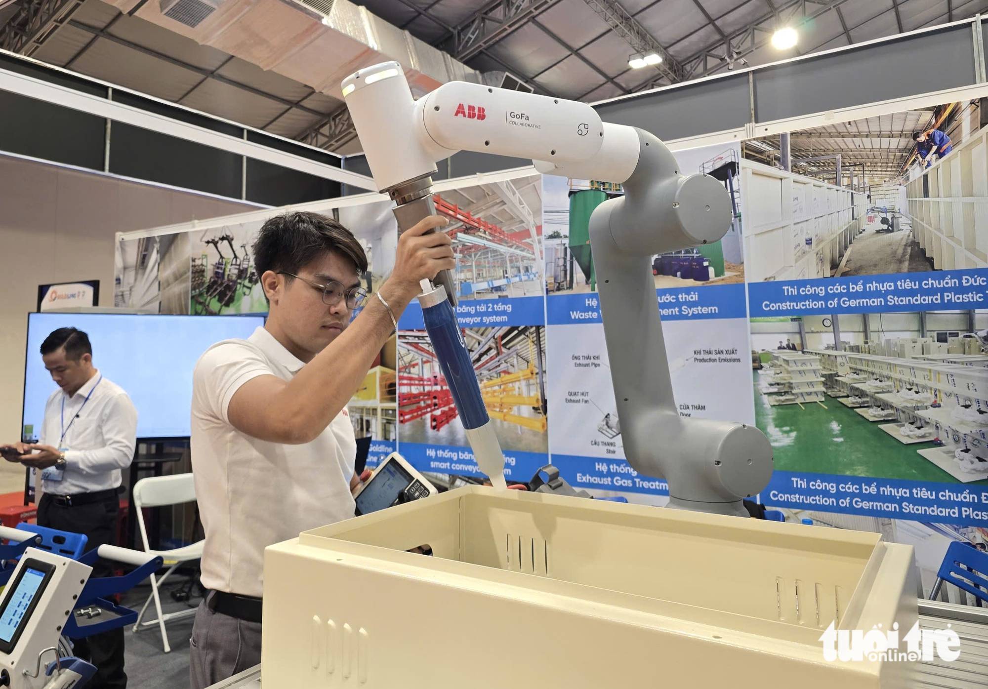 Đến EMA Vietnam 2026 xem robot nhả sơn, giải bài toán năng suất và xanh hoá sản phẩm - Ảnh 1.