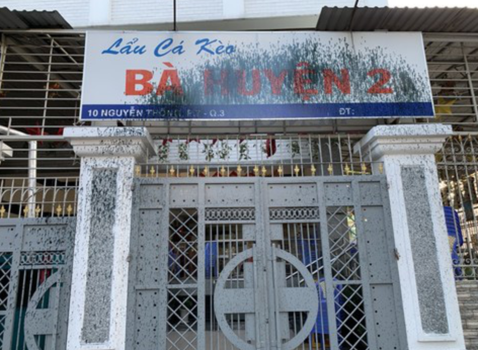 Thuê công ty đòi nợ tạt sơn quán lẩu cá kèo Bà Huyện 2, ‘nhát ma’ con nợ, nhận 13 năm tù - Ảnh 1.