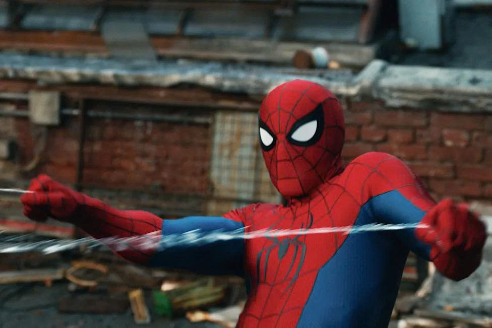 中国では、深夜にスパイダーマンを観るのが大流行している。